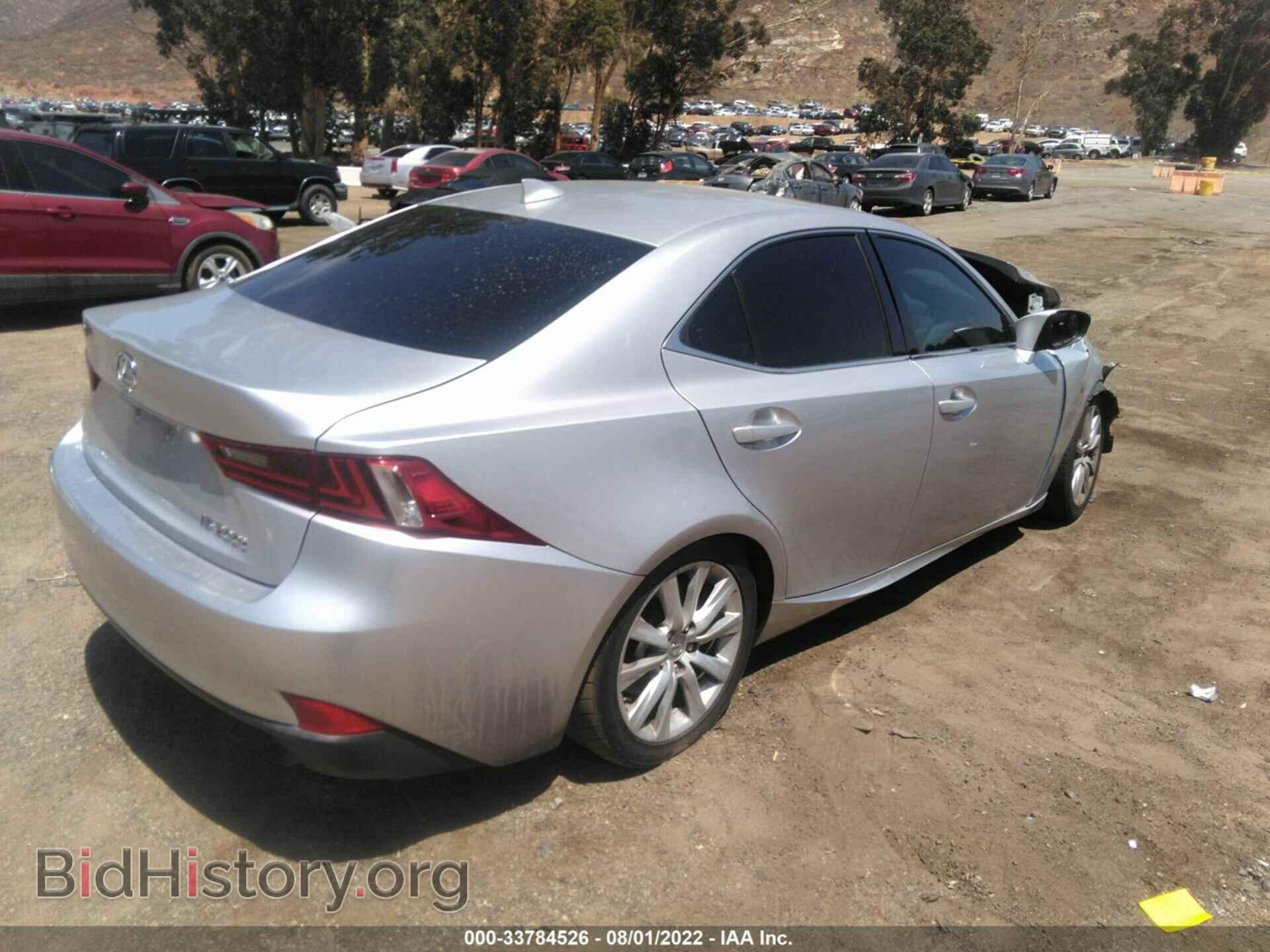 2016 LEXUS IS 200T - VIN: JTHBA1D22G5013741 - Фото 4