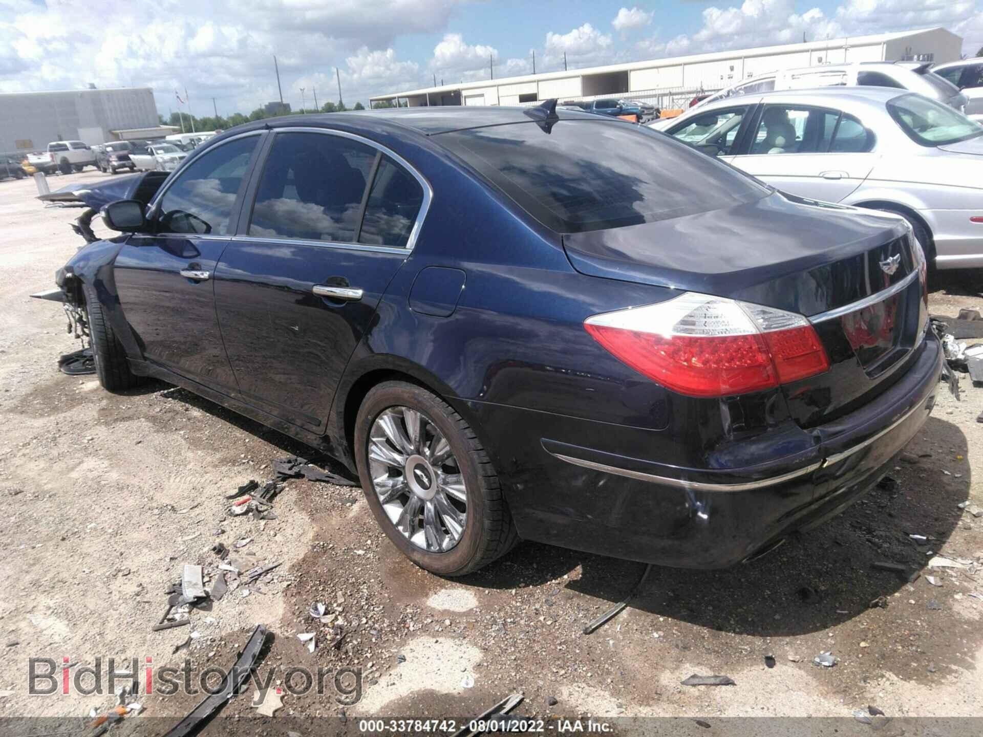 2011 HYUNDAI GENESIS - VIN: KMHGC4DE5BU114232 - Фото 3