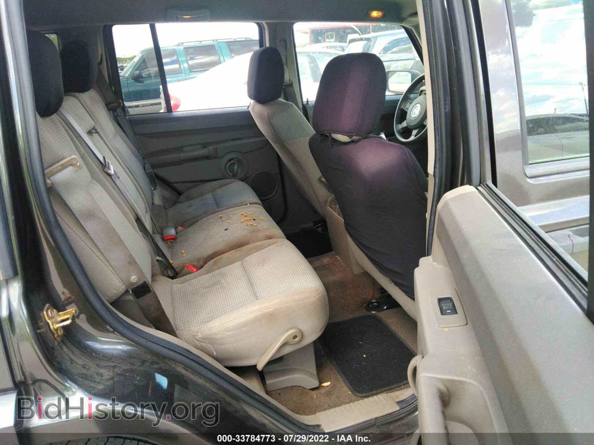 2006 JEEP COMMANDER - VIN: 1J8HH48N56C142007 - Photo 8