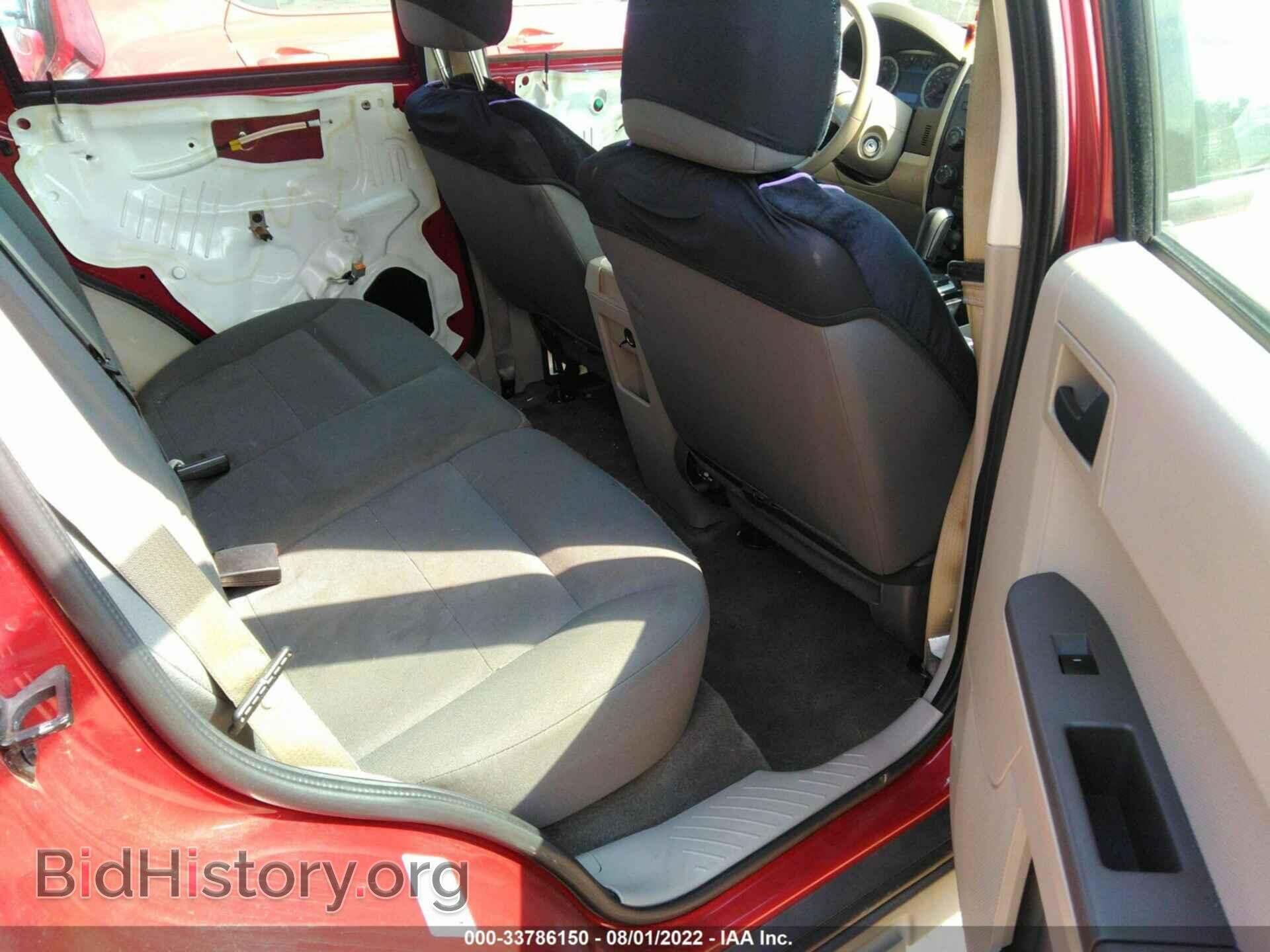 2011 FORD ESCAPE - VIN: 1FMCU0C73BKC11092 - Фото 8