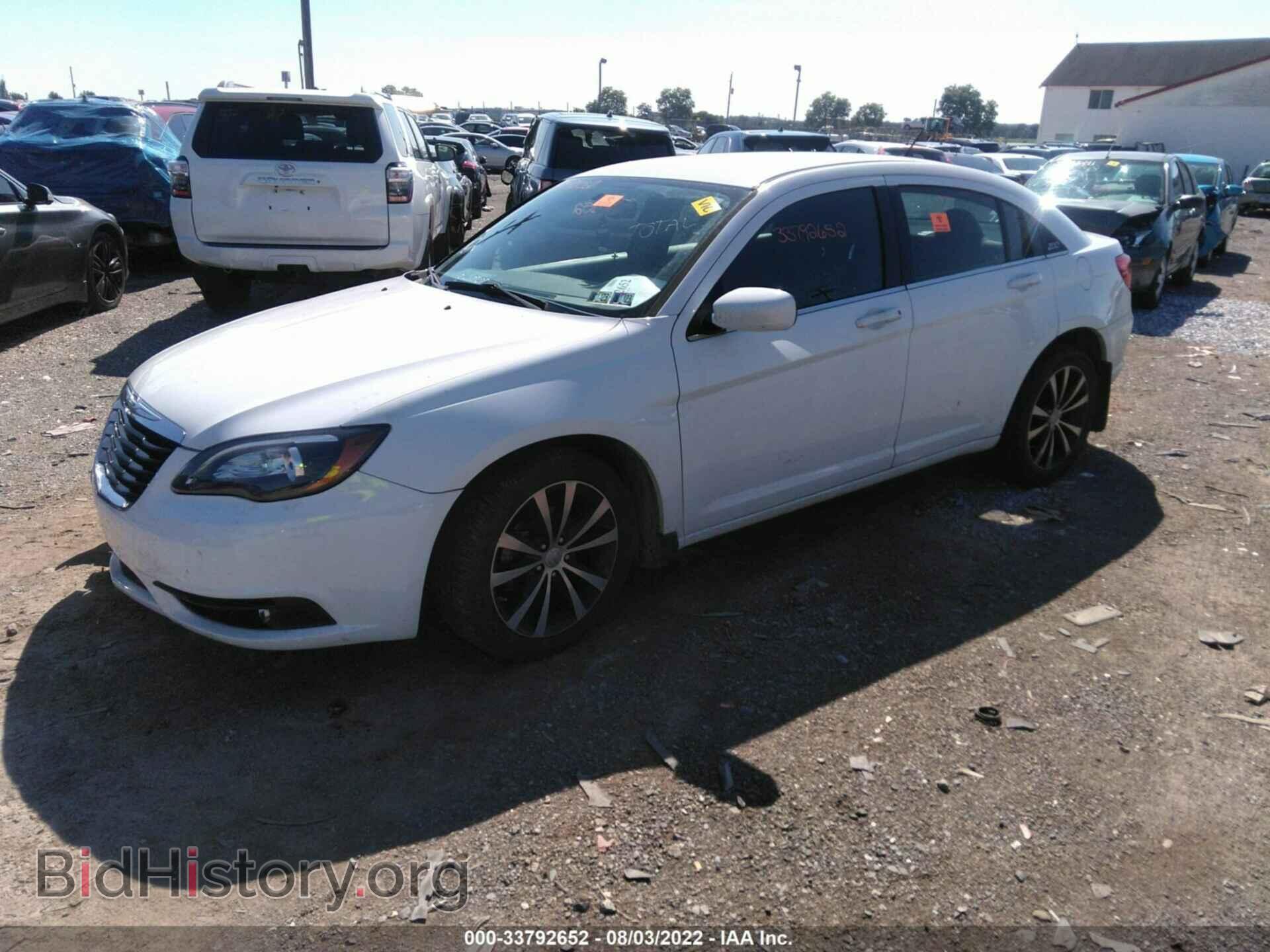 2013 CHRYSLER 200 - VIN: 1C3CCBBG3DN716592 - Photo 2