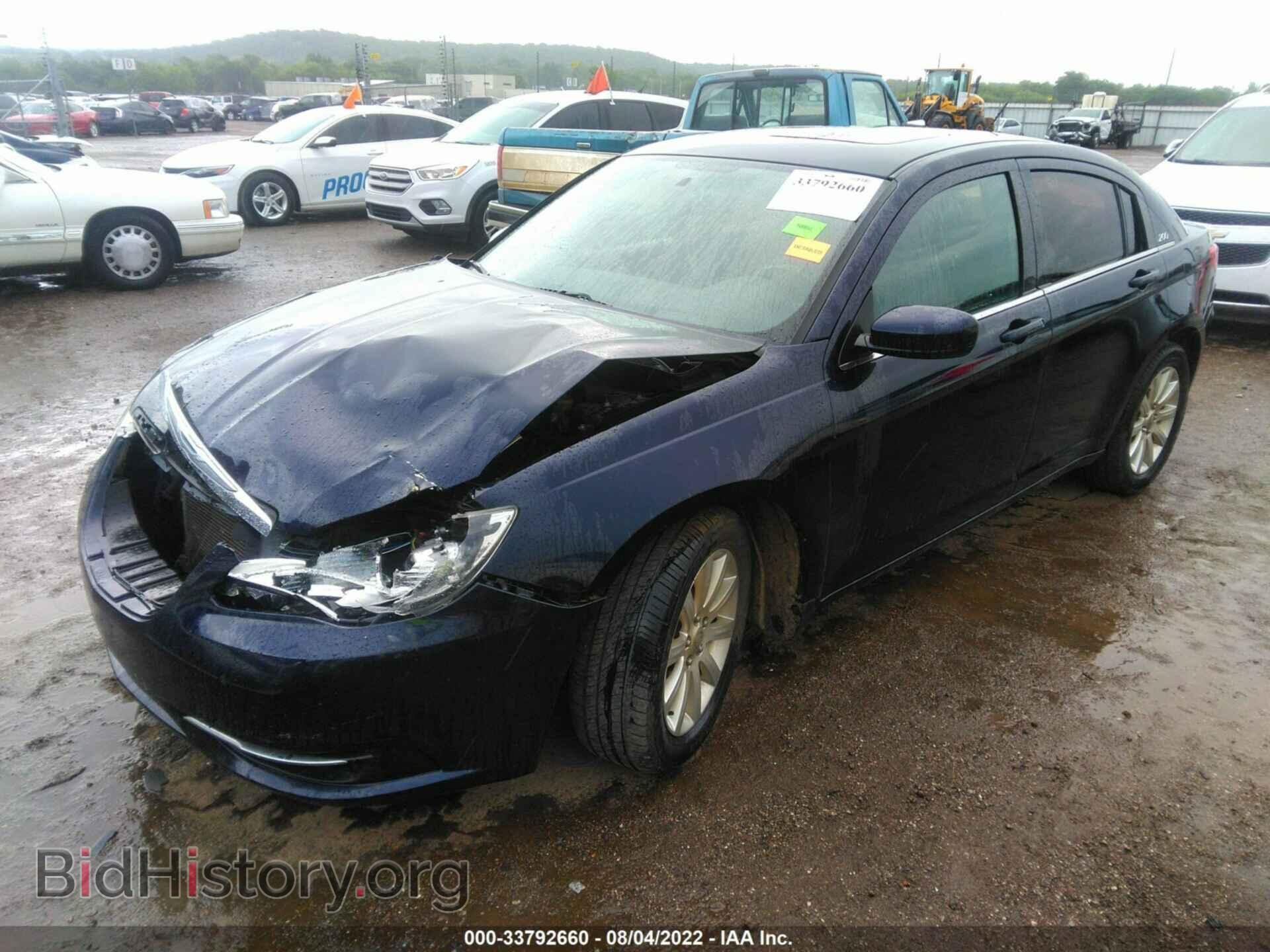 2012 CHRYSLER 200 - VIN: 1C3CCBBG2CN107489 - Фото 2