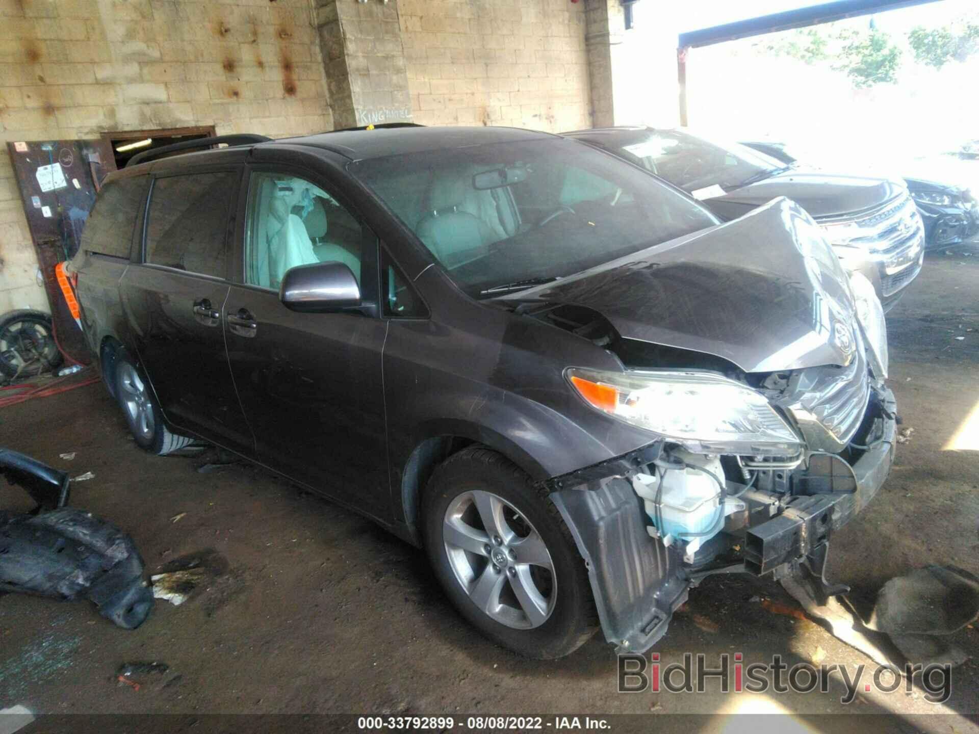 Фотография 5TDKK3DC2FS651774 - TOYOTA SIENNA 2015