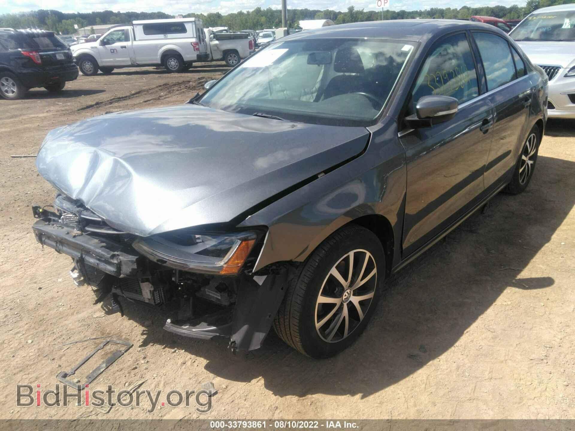 2018 VOLKSWAGEN JETTA - VIN: 3VWDB7AJ9JM263451 - Фото 2