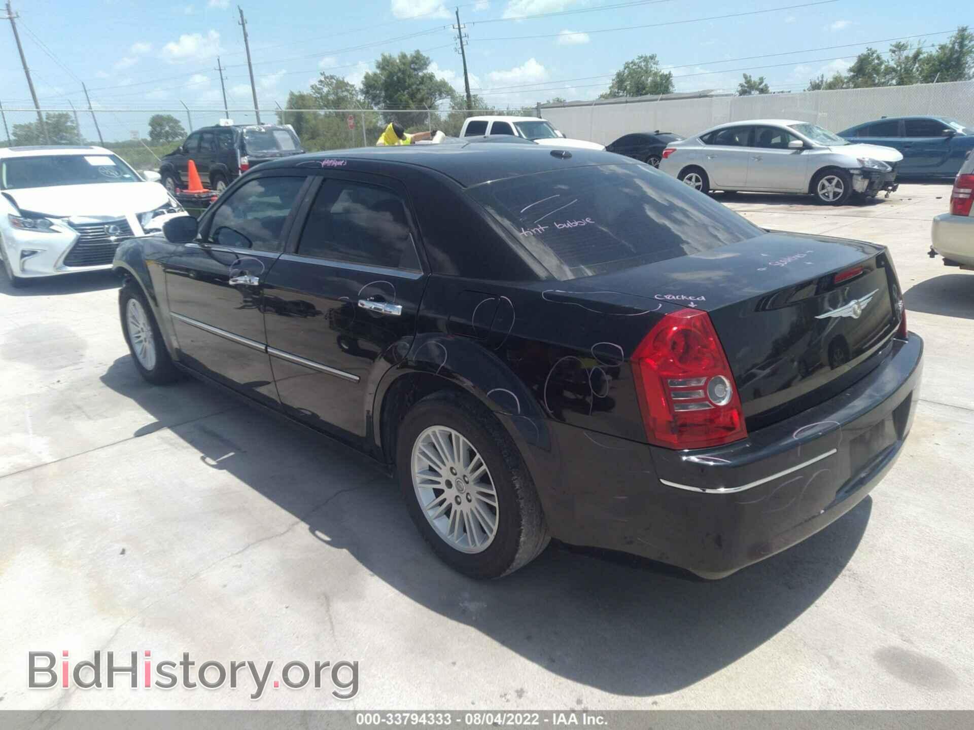 2010 CHRYSLER 300 - VIN: 2C3CA5CV2AH230493 - Фото 3
