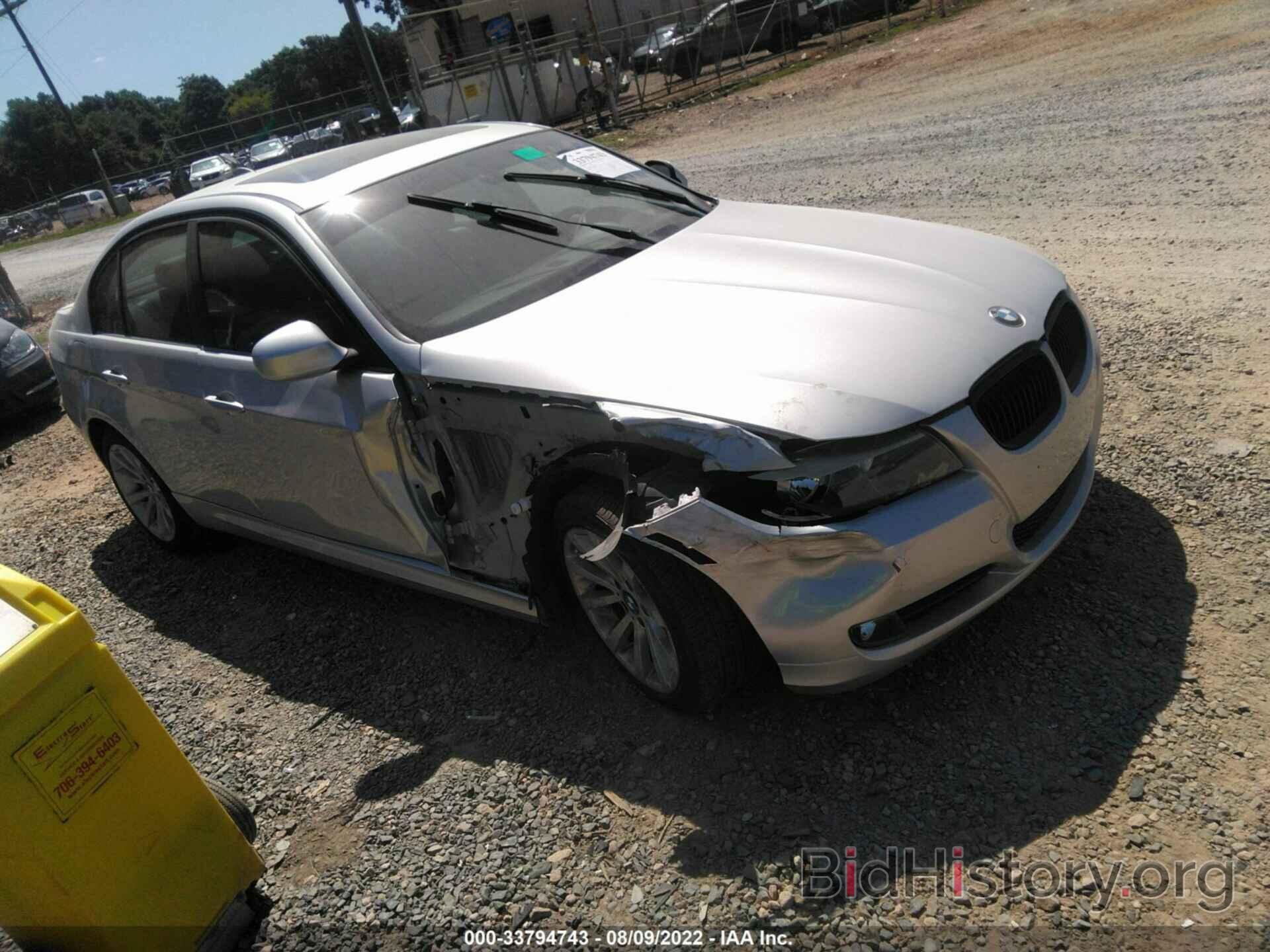 Фотография WBAPH7C53BE675299 - BMW 3 SERIES 2011