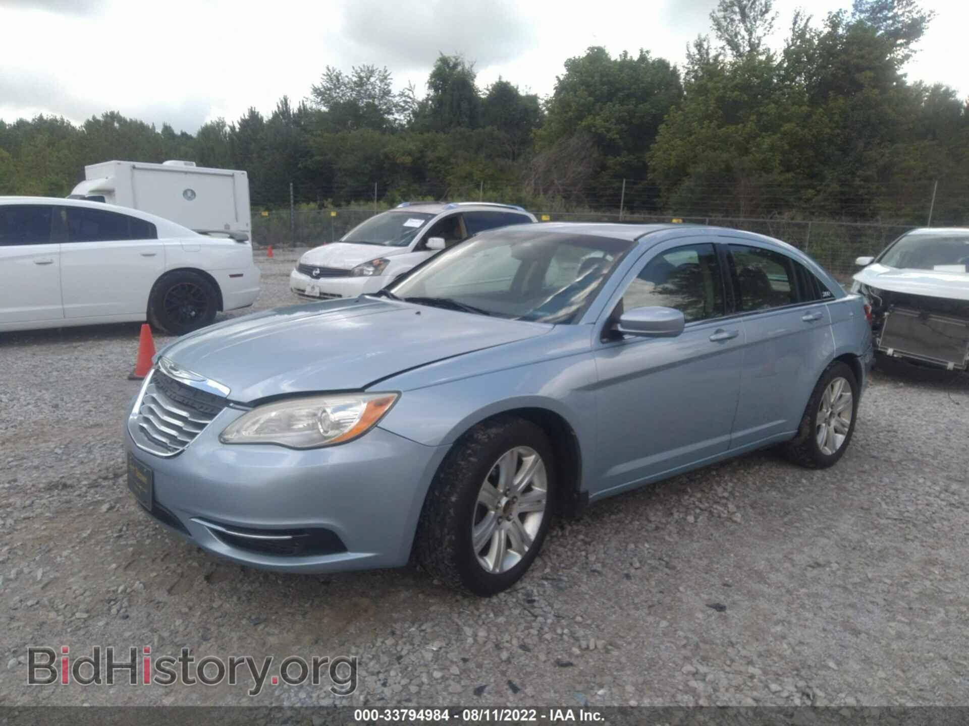 2012 CHRYSLER 200 - VIN: 1C3CCBBBXCN188567 - Фото 2