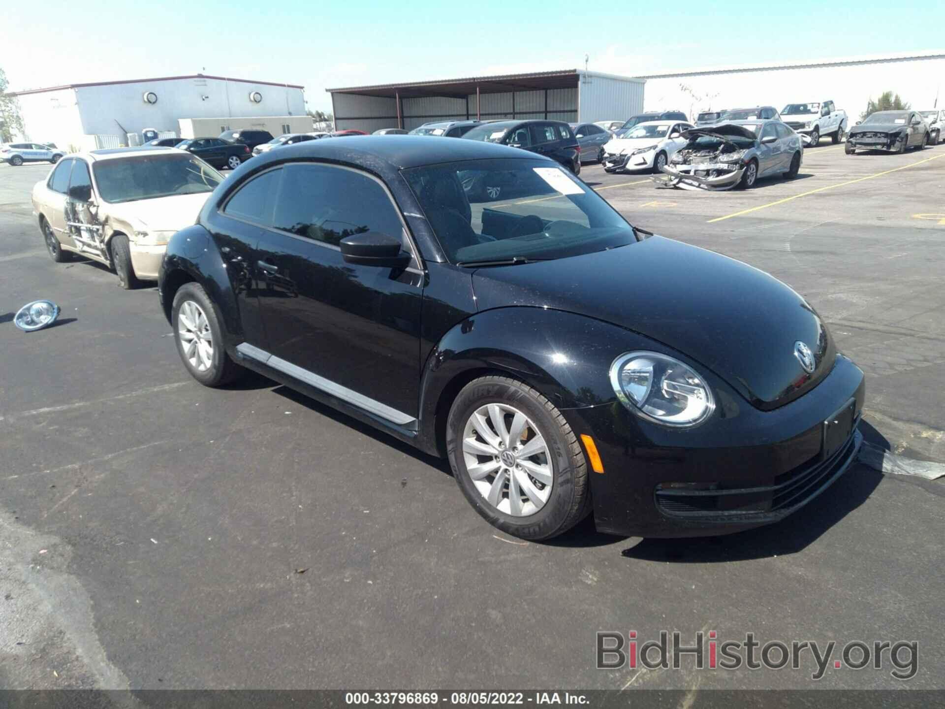 Photo 3VWF17AT9FM648805 - VOLKSWAGEN BEETLE COUPE 2015