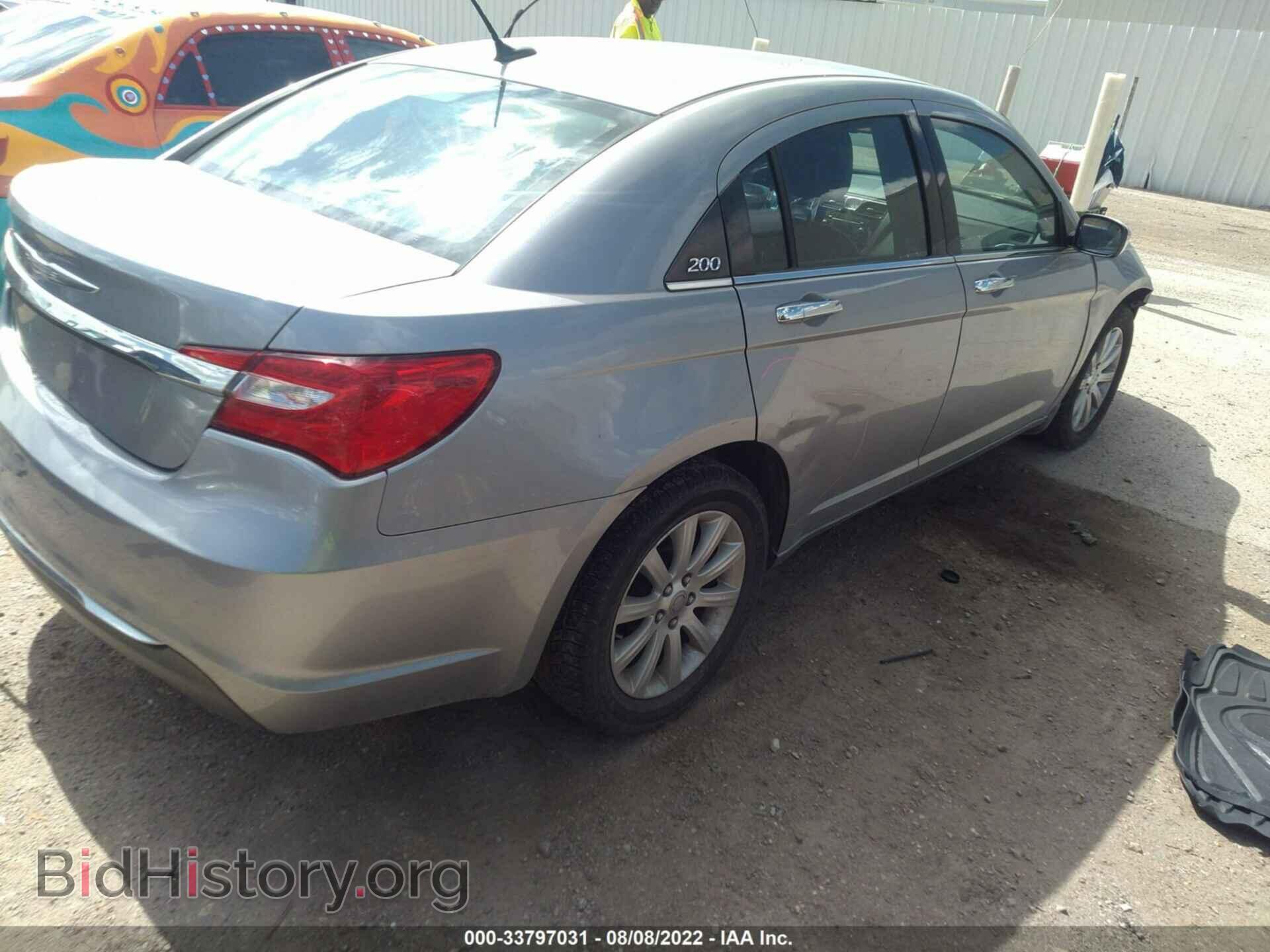 2013 CHRYSLER 200 - VIN: 1C3CCBCG8DN528228 - Photo 4