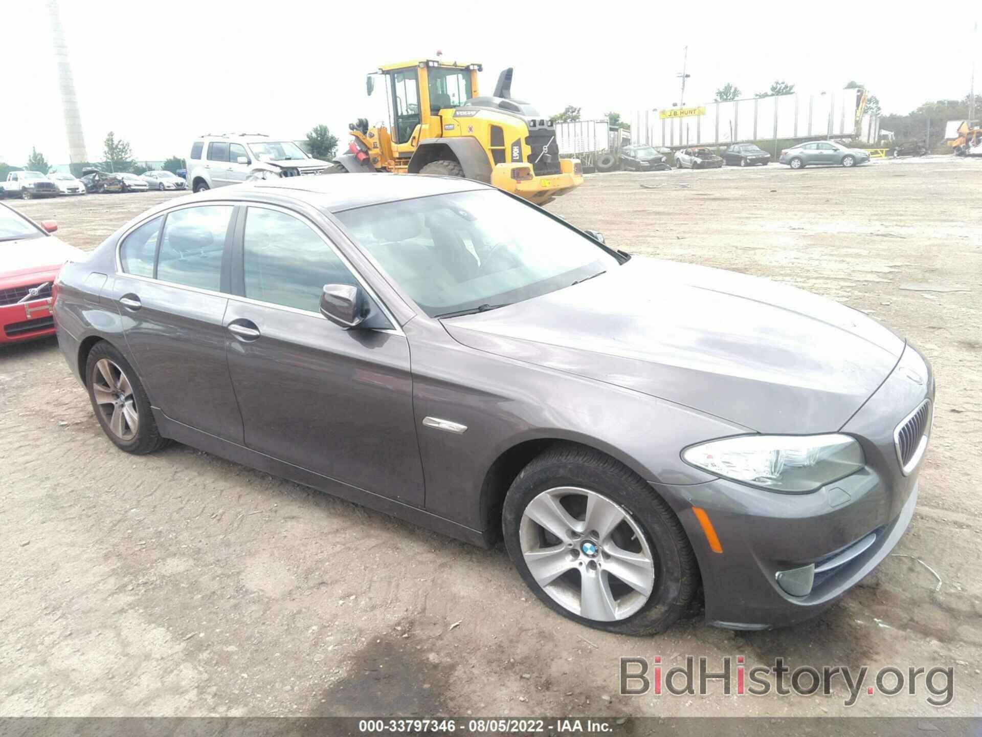 Photo WBAFR1C5XBC739338 - BMW 5 SERIES 2011