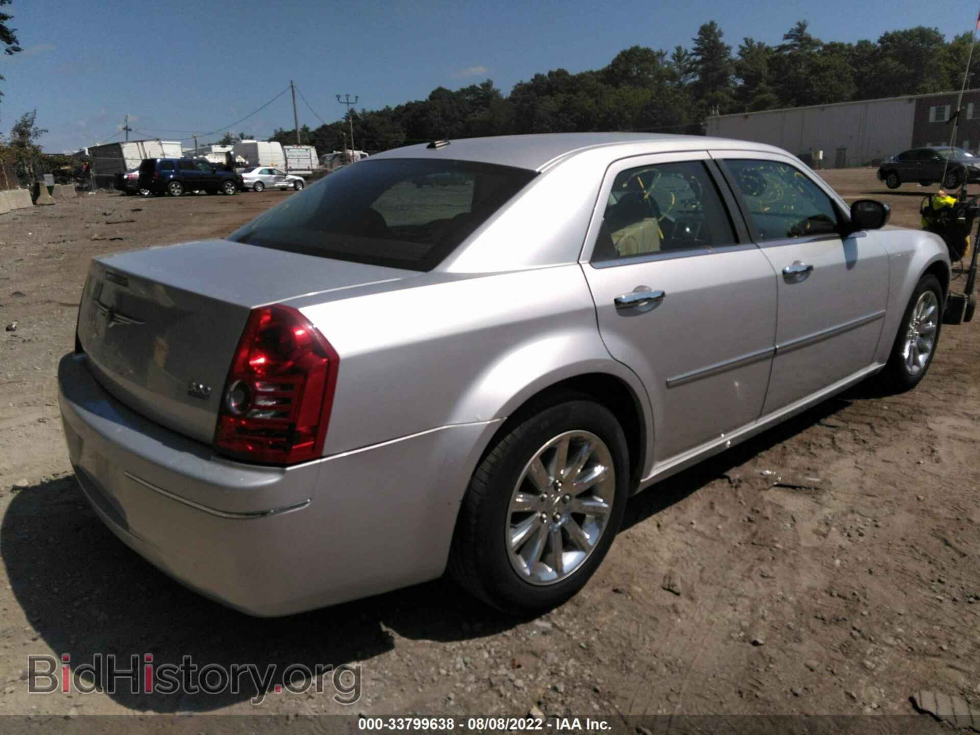 2010 CHRYSLER 300 - VIN: 2C3CA5CV6AH328104 - Фото 4