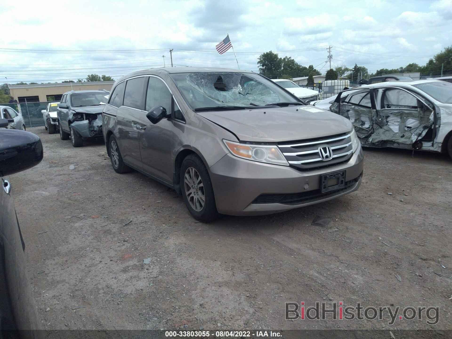 Photo 5FNRL5H44BB086100 - HONDA ODYSSEY 2011