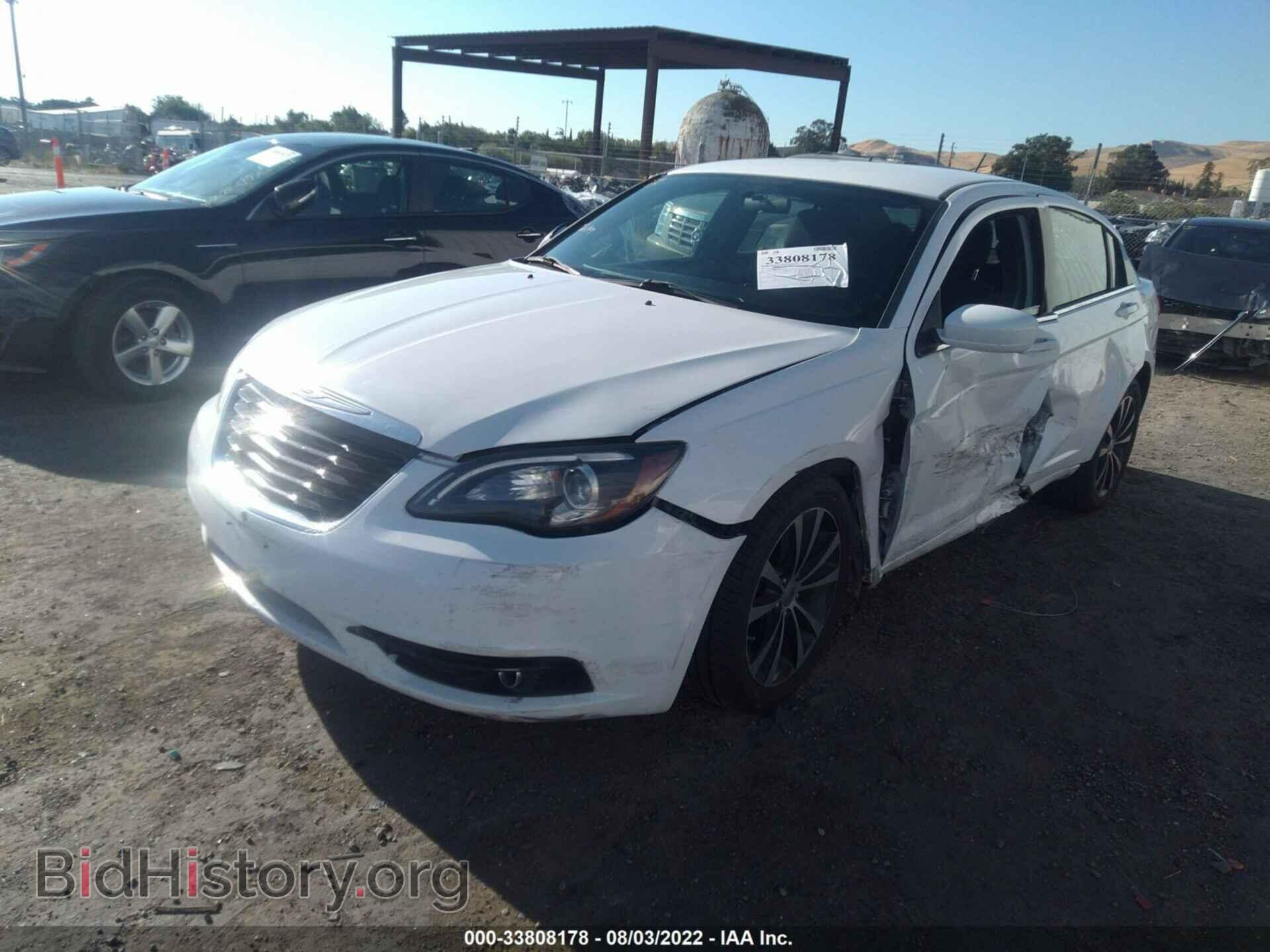 2013 CHRYSLER 200 - VIN: 1C3CCBBB1DN726820 - Фото 2
