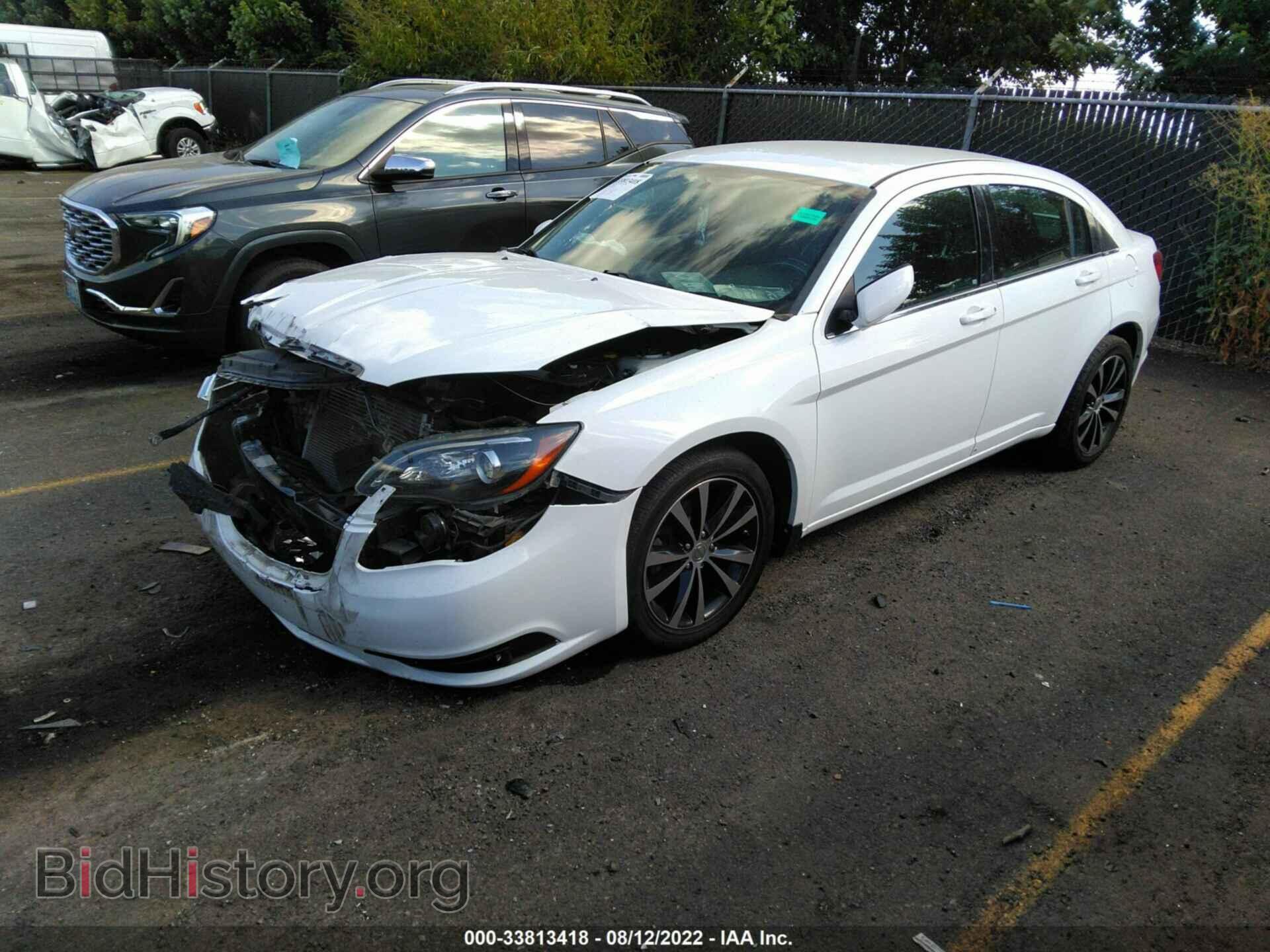 2013 CHRYSLER 200 - VIN: 1C3CCBBG3DN745896 - Фото 2