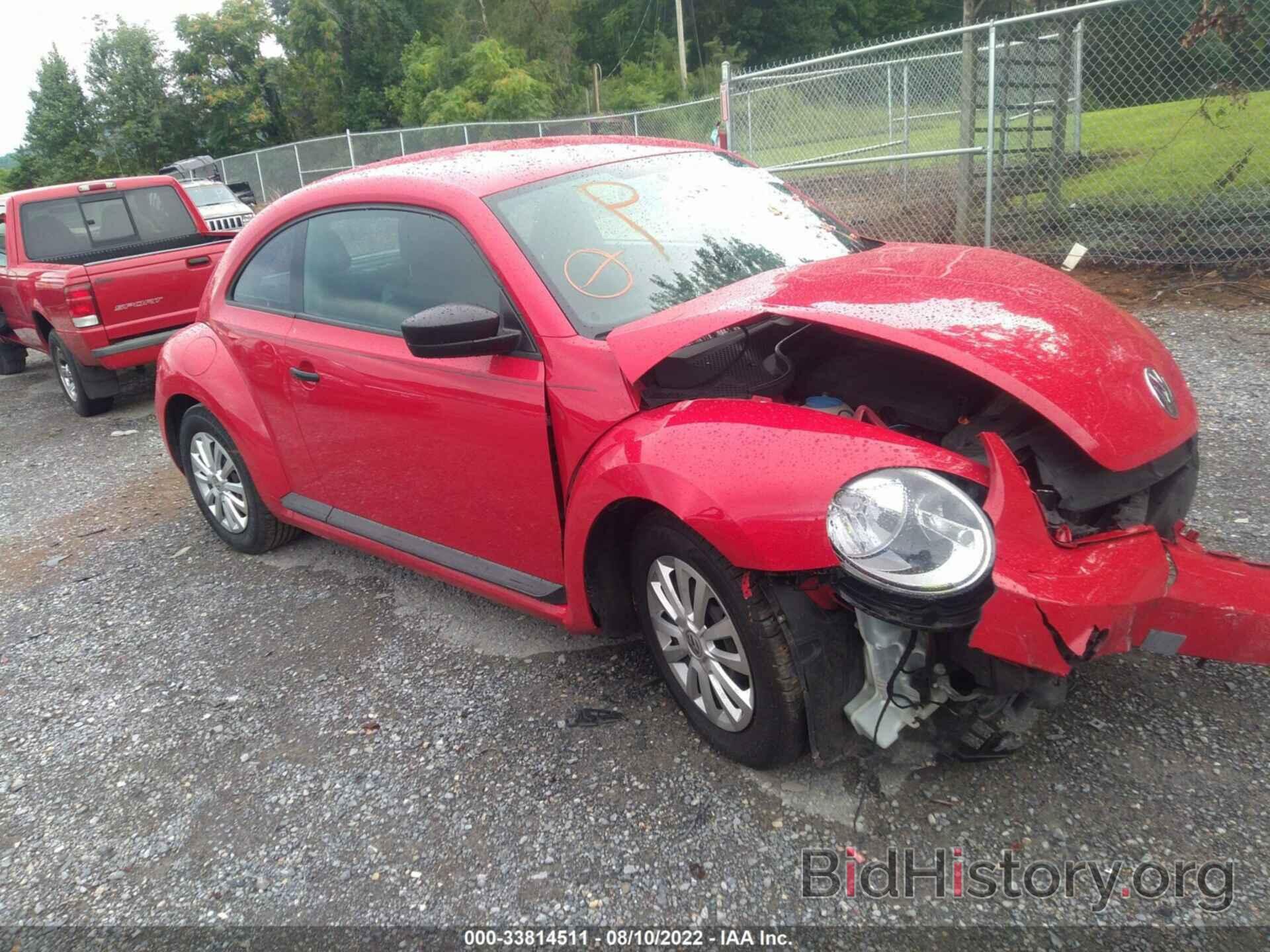 Photo 3VWFP7AT8CM616339 - VOLKSWAGEN BEETLE 2012