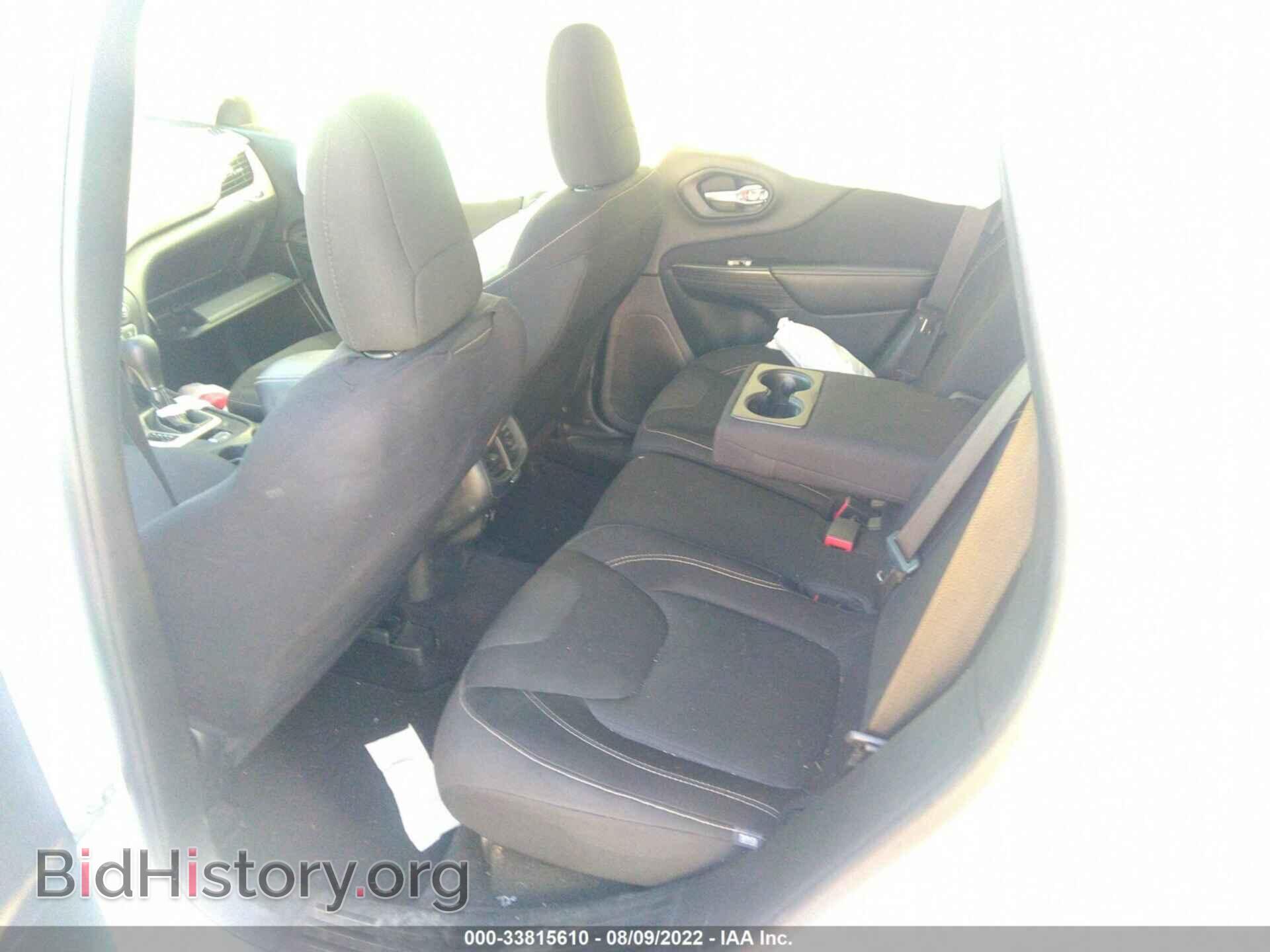 2016 JEEP CHEROKEE - VIN: 1C4PJMCS7GW270138 - Фото 8