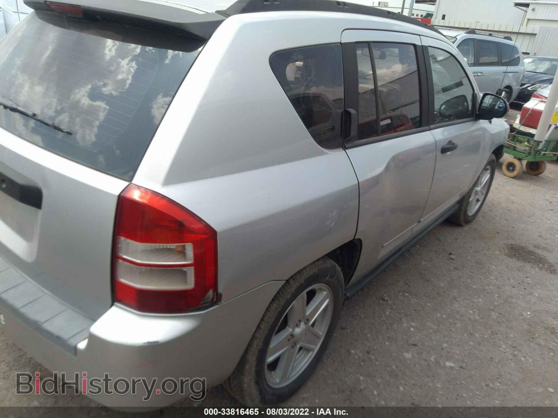 2008 JEEP COMPASS - VIN: 1J8FT47W18D691846 - Фото 4