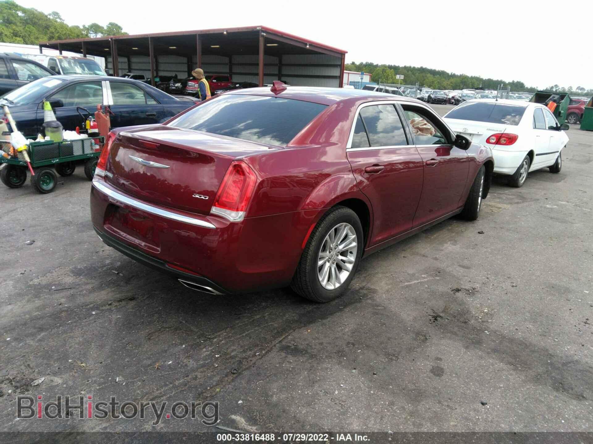 2019 CHRYSLER 300 - VIN: 2C3CCAAGXKH746206 - Фото 4