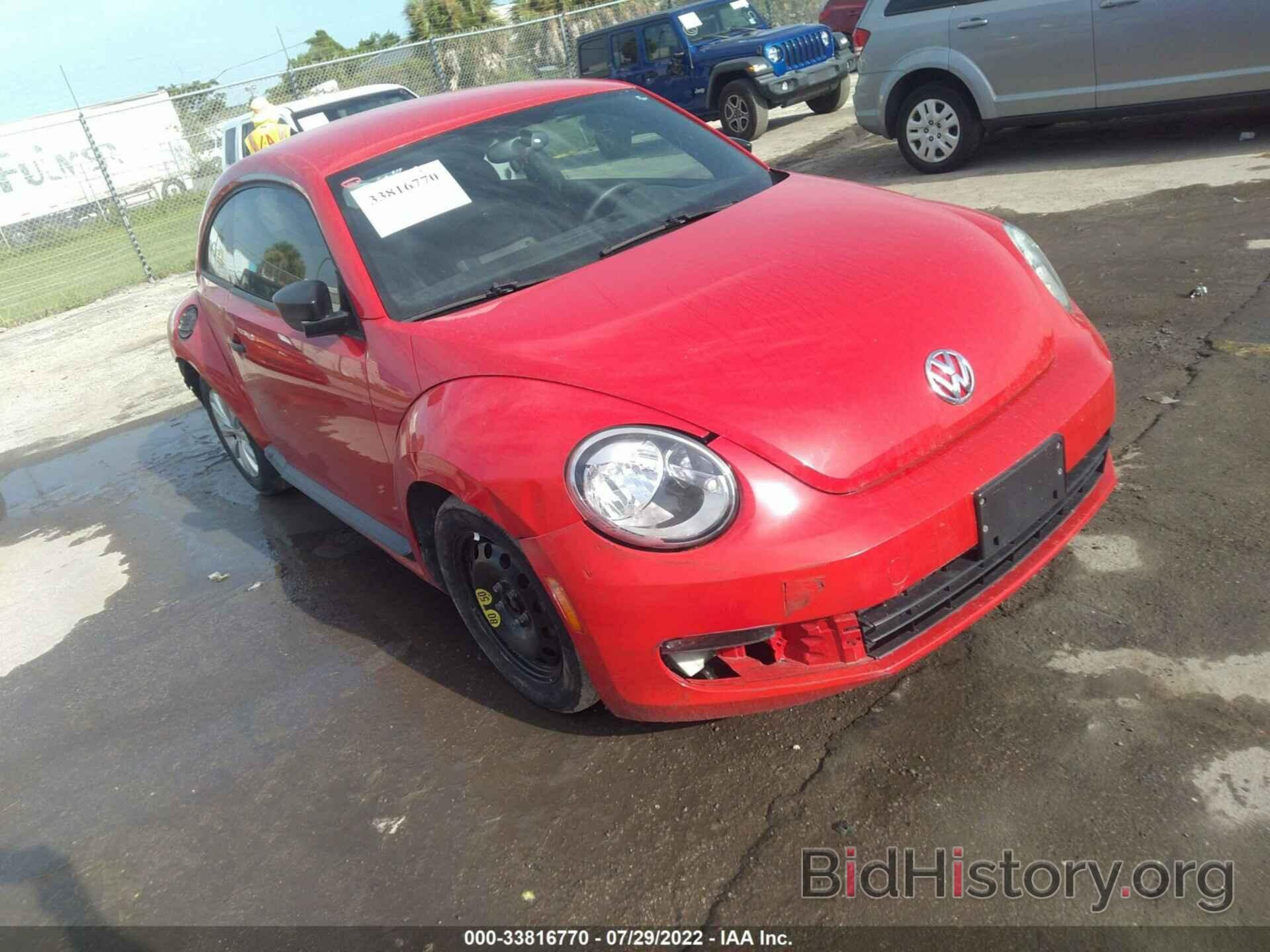 Photo 3VWF17AT1FM619542 - VOLKSWAGEN BEETLE COUPE 2015