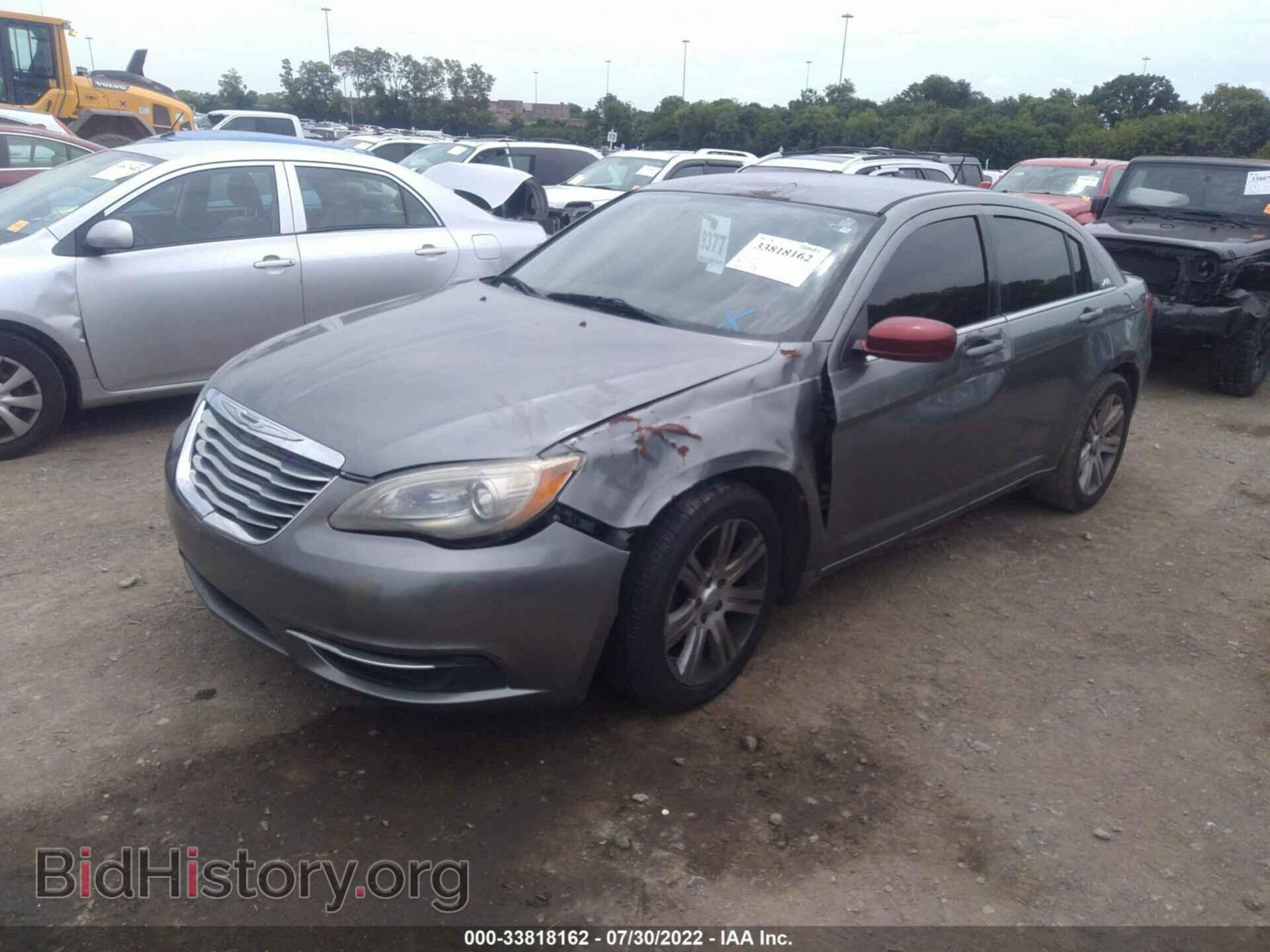 2013 CHRYSLER 200 - VIN: 1C3CCBBB9DN705827 - Photo 2