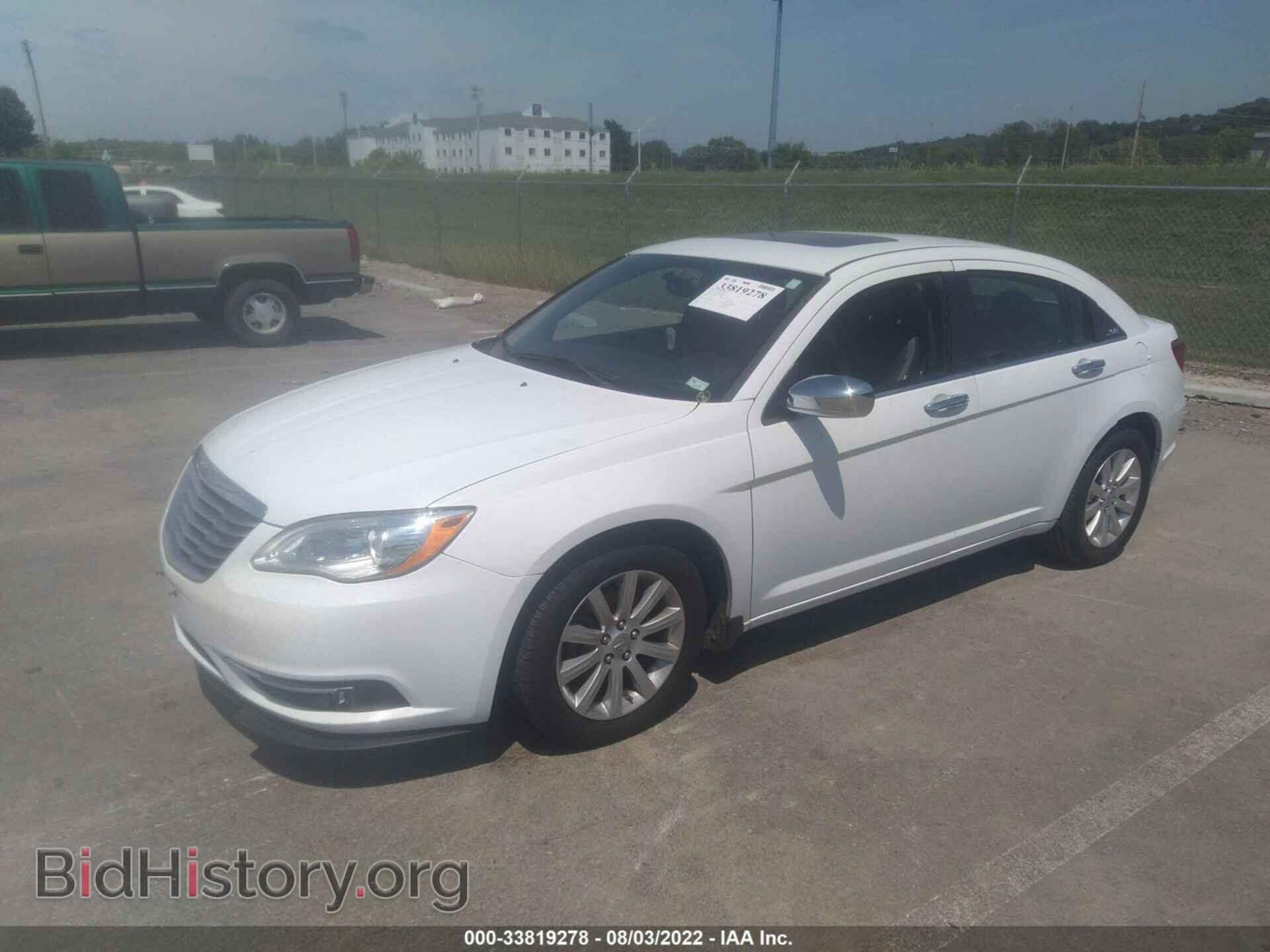 2013 CHRYSLER 200 - VIN: 1C3CCBCGXDN688949 - Фото 2