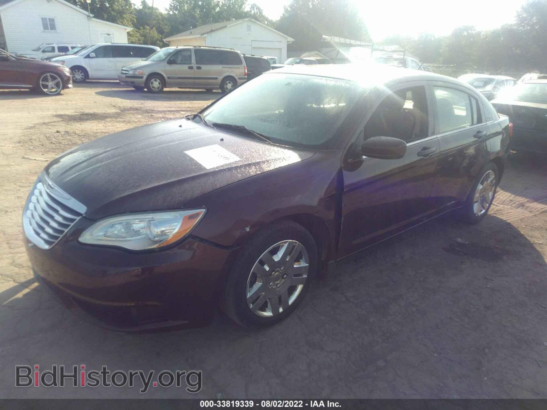 2013 CHRYSLER 200 - VIN: 1C3CCBAB6DN689944 - Photo 2