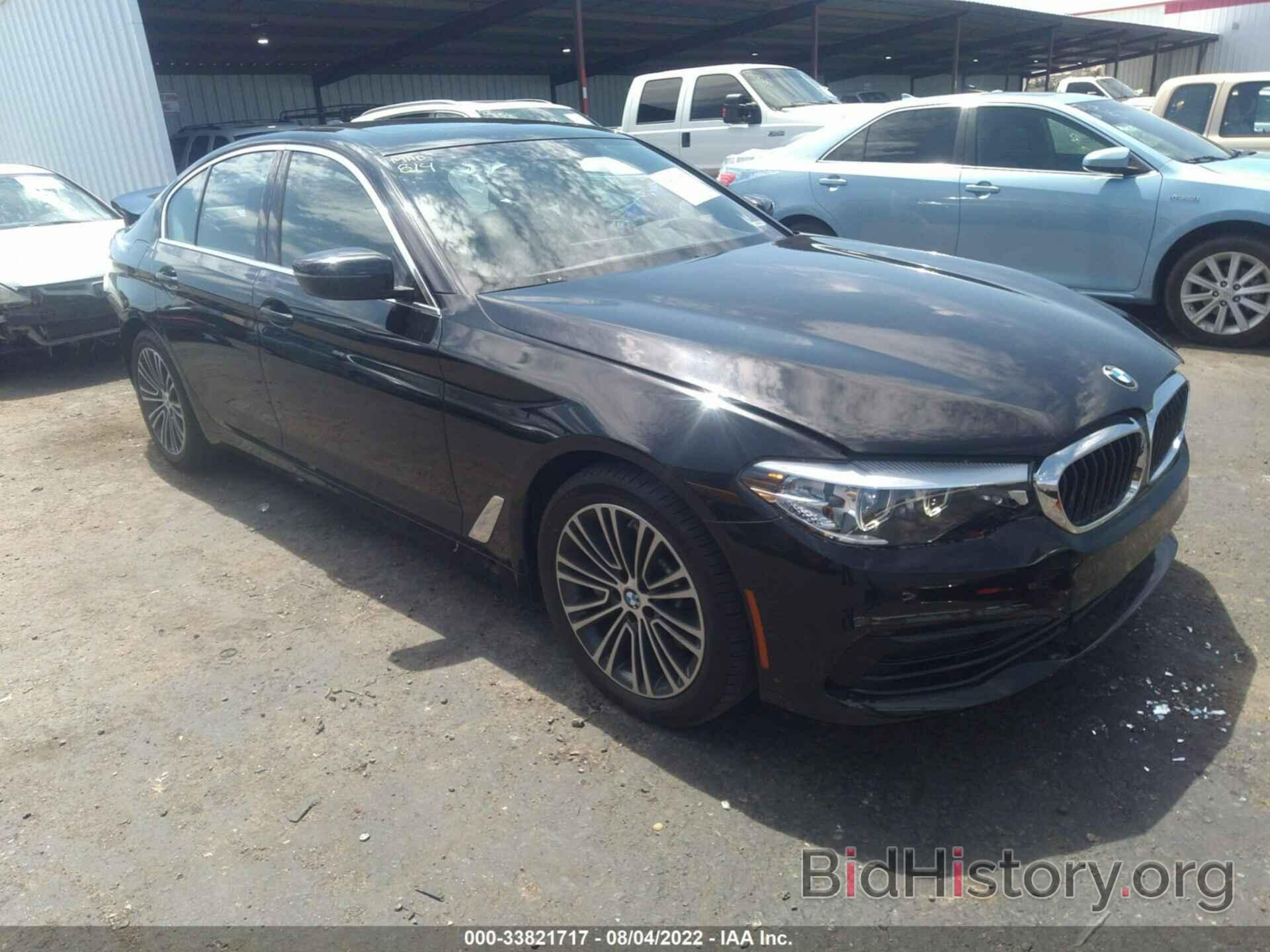 Photo WBAJE5C57KG919429 - BMW 5 SERIES 2019