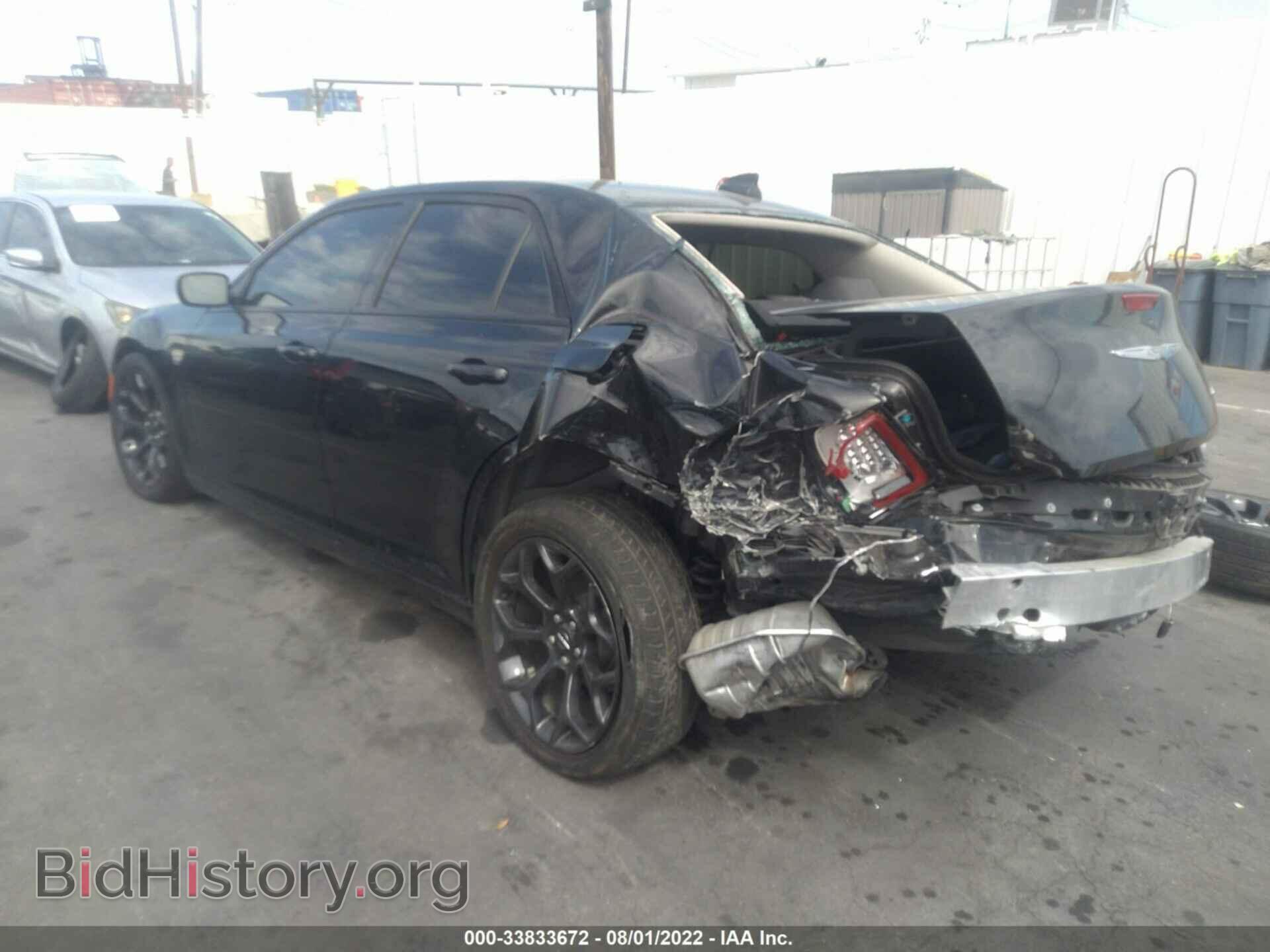 2019 CHRYSLER 300 - VIN: 2C3CCAAG3KH690609 - Фото 3