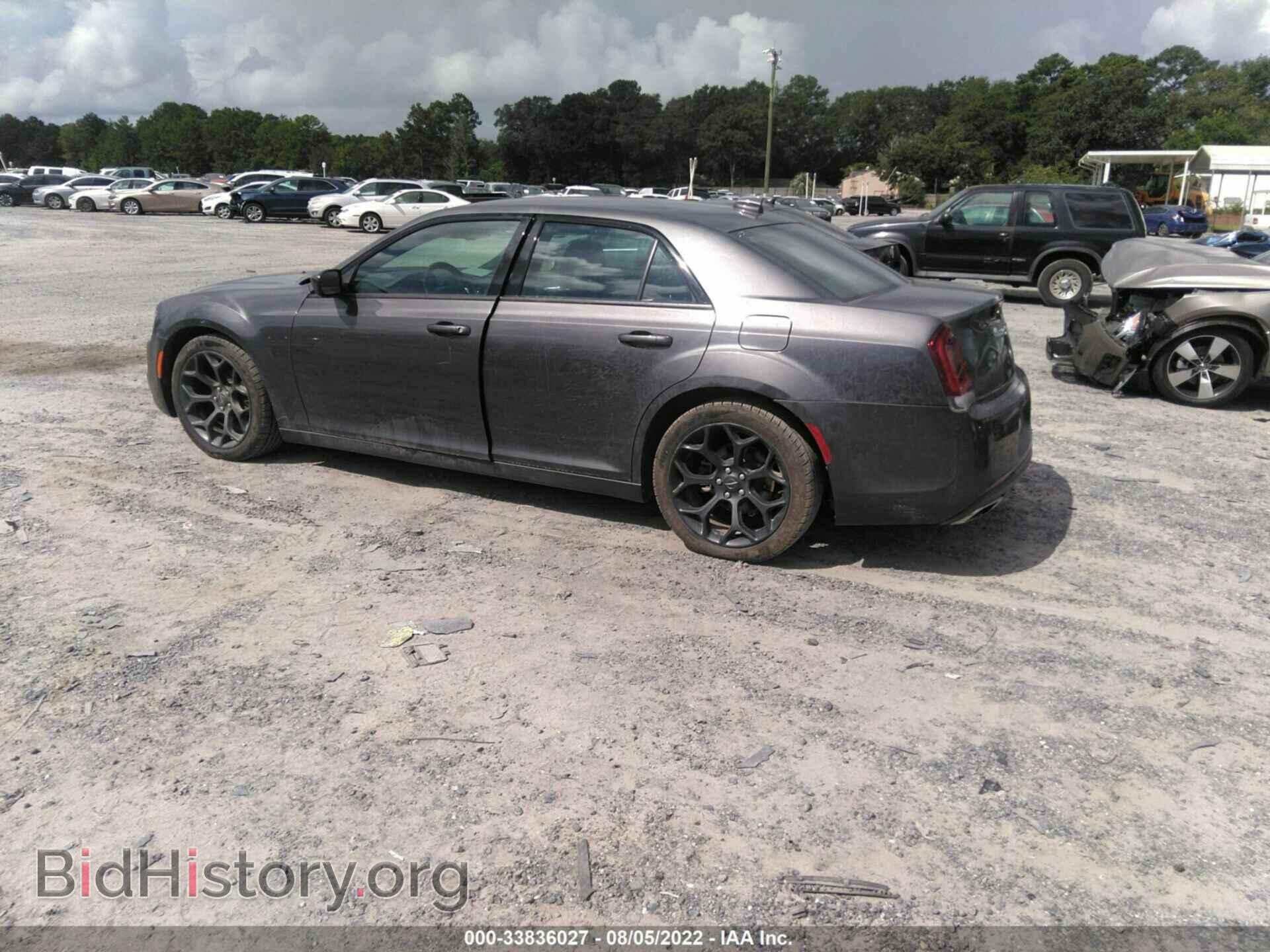 2019 CHRYSLER 300 - VIN: 2C3CCABG6KH697908 - Фото 3