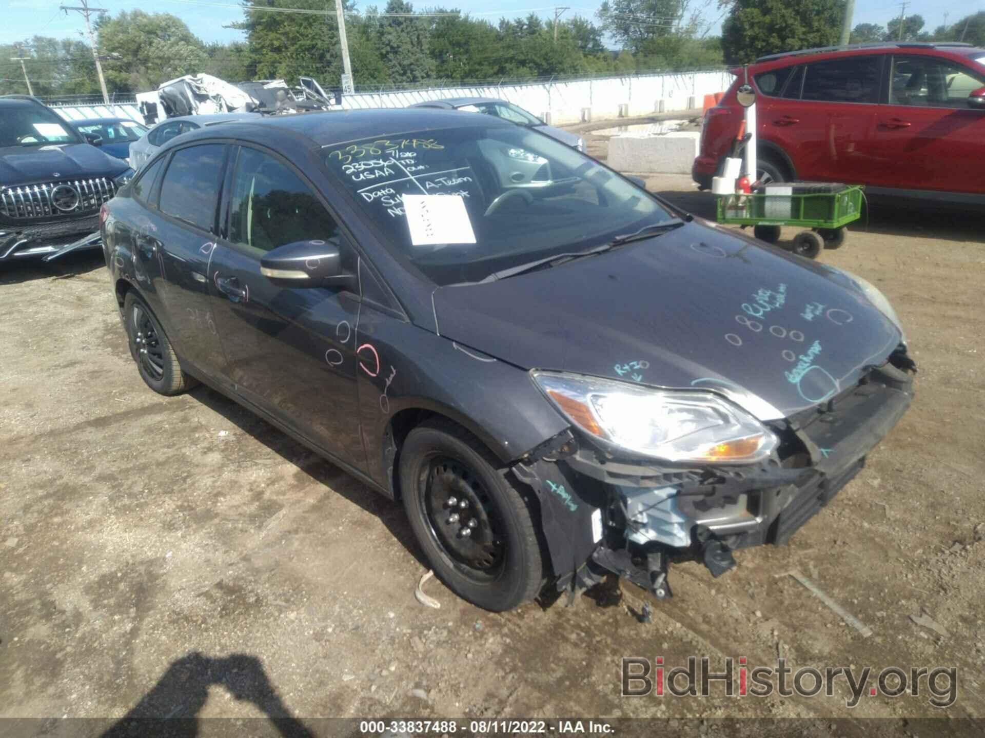 Photo 1FAHP3F2XCL379896 - FORD FOCUS 2012