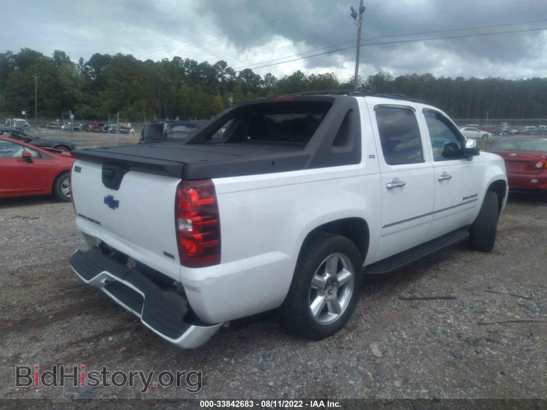 2011 CHEVROLET AVALANCHE - VIN: 3GNMCGE01BG292452 - Фото 4