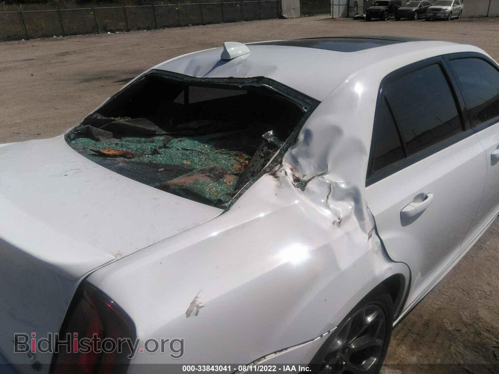 2018 CHRYSLER 300 - VIN: 2C3CCABG1JH244746 - Фото 6