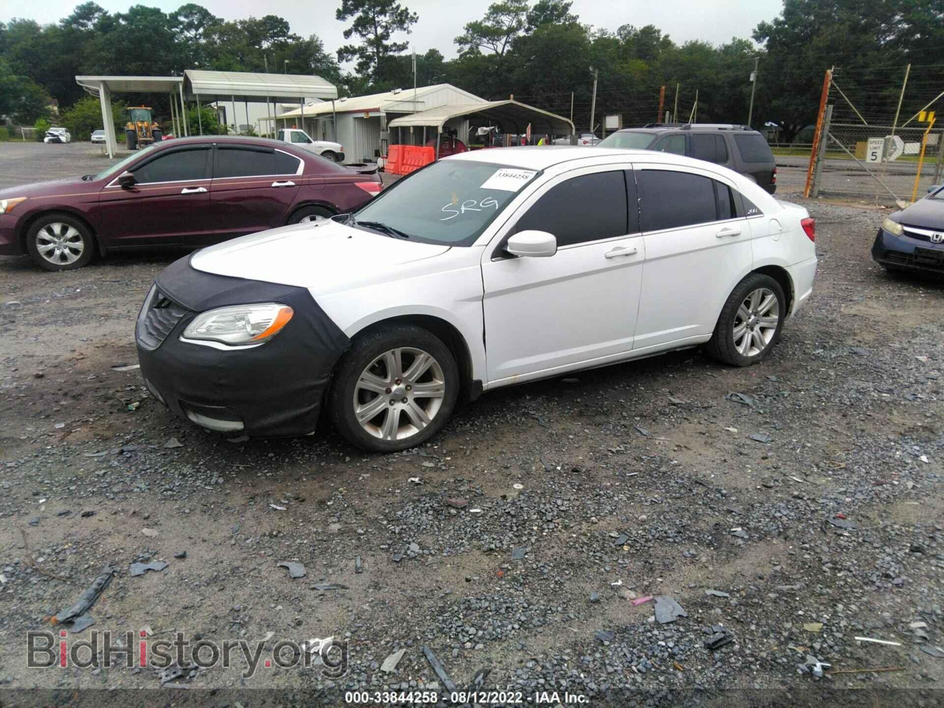 2013 CHRYSLER 200 - VIN: 1C3CCBBB1DN705725 - Фото 2