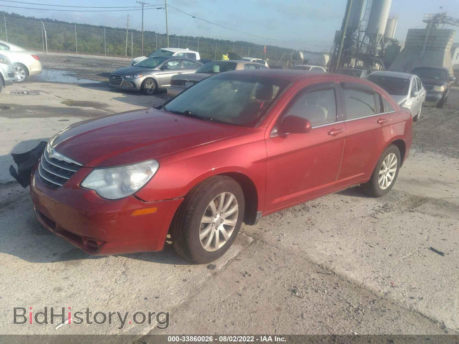 2010 CHRYSLER SEBRING - VIN: 1C3CC5FB1AN229743 - Фото 2
