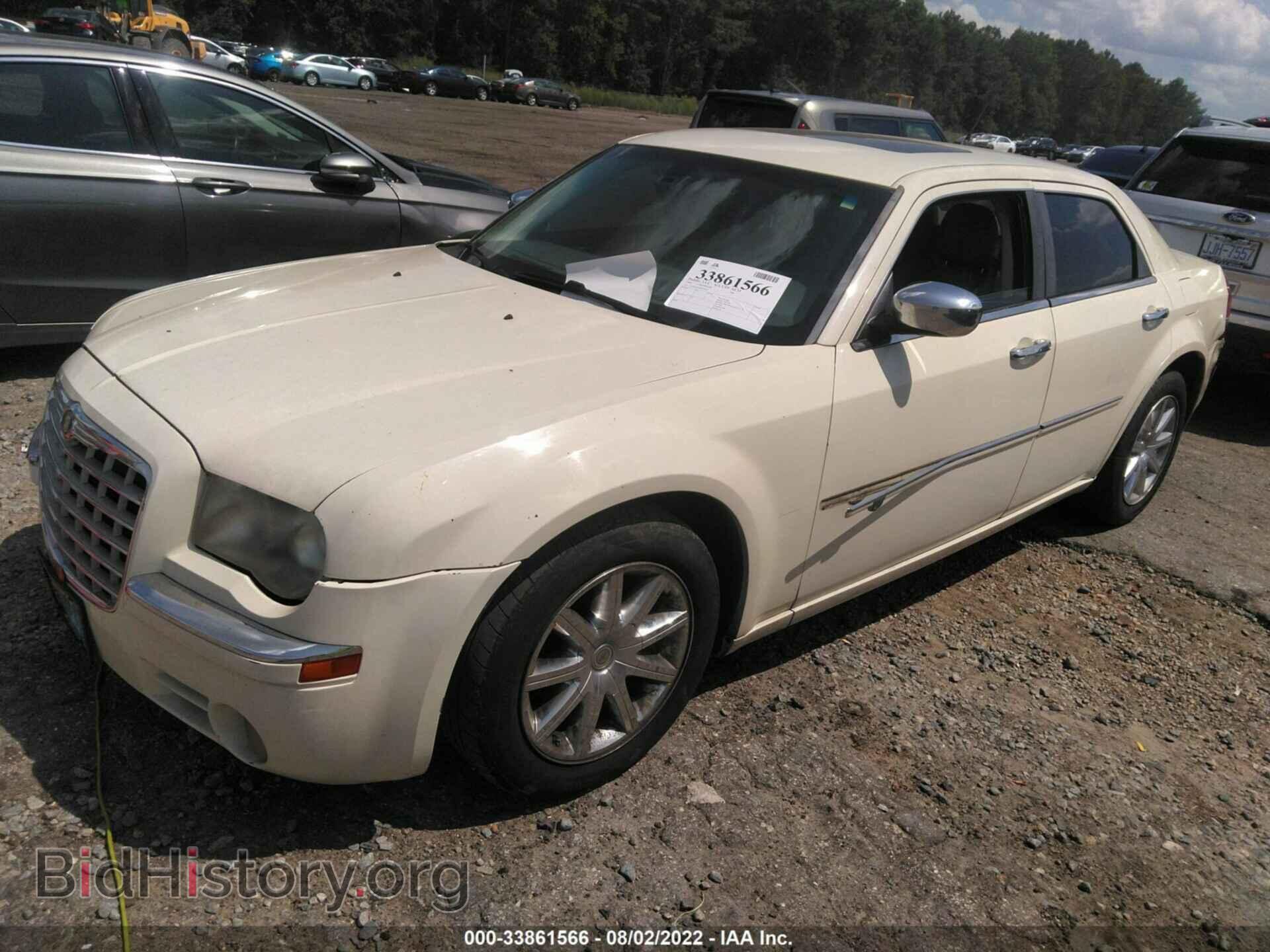 2008 CHRYSLER 300 - VIN: 2C3KA63H28H125815 - Фото 2