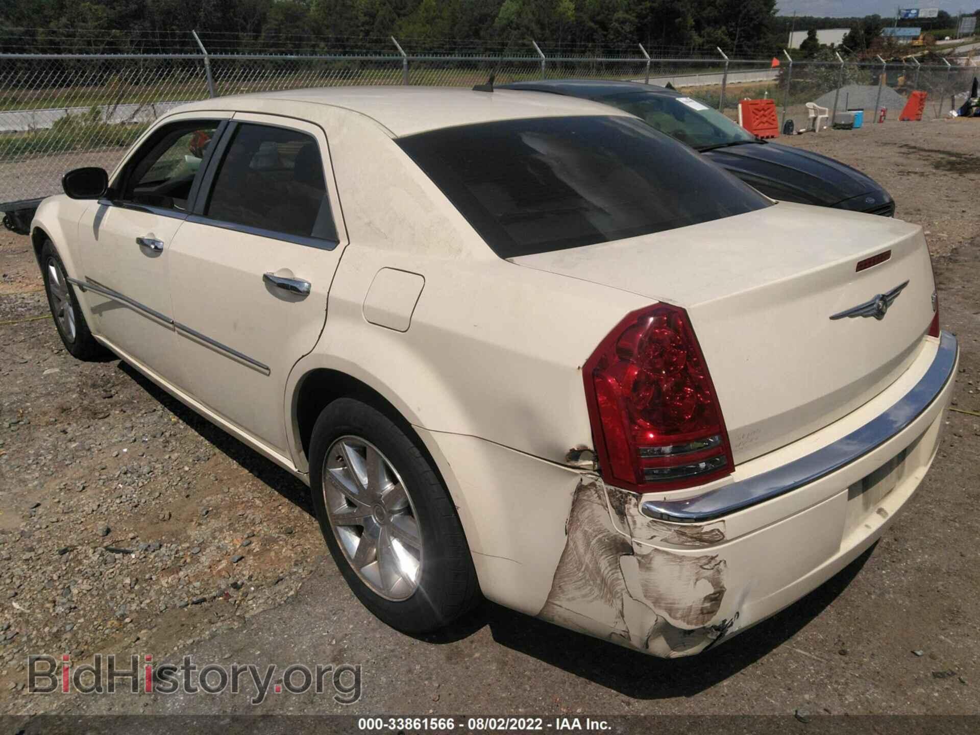 2008 CHRYSLER 300 - VIN: 2C3KA63H28H125815 - Фото 3