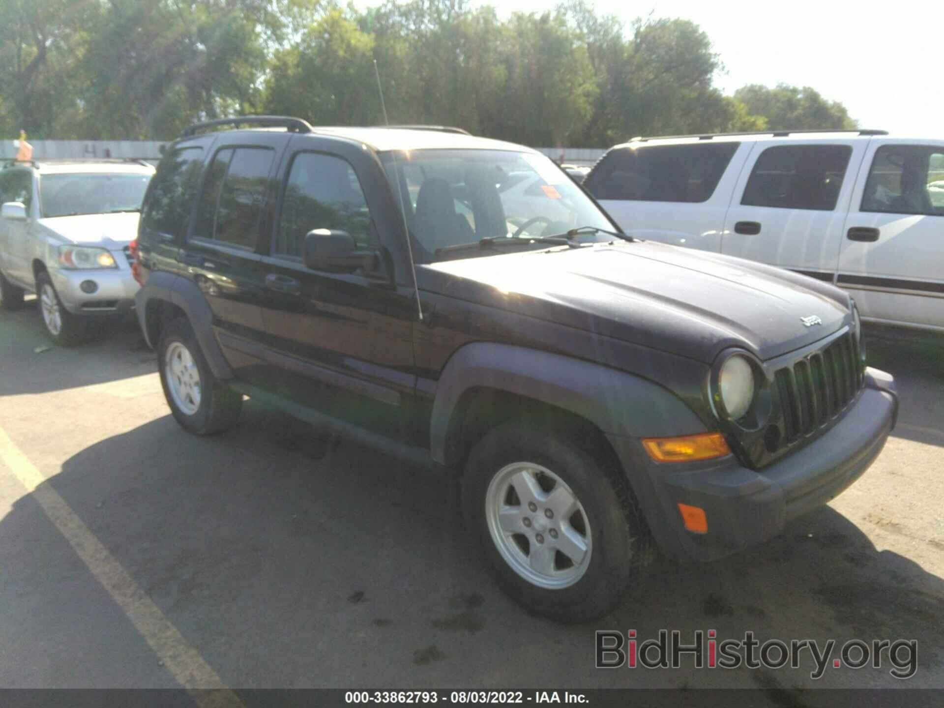 Photo 1J4GL48K36W286879 - JEEP LIBERTY 2006