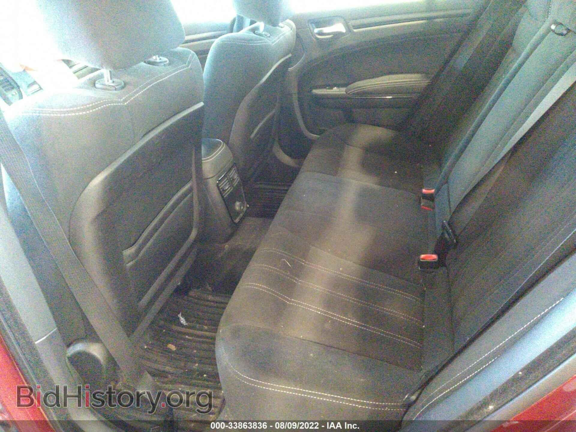 2012 CHRYSLER 300 - VIN: 2C3CCABG5CH132972 - Фото 8