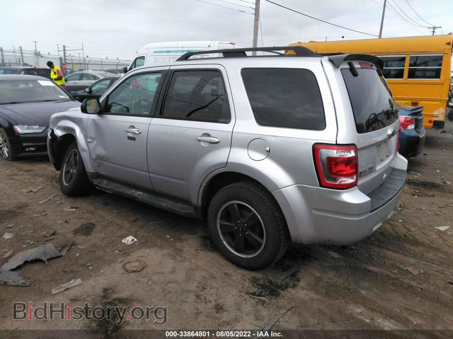 2011 FORD ESCAPE - VIN: 1FMCU0D77BKA03490 - Фото 3