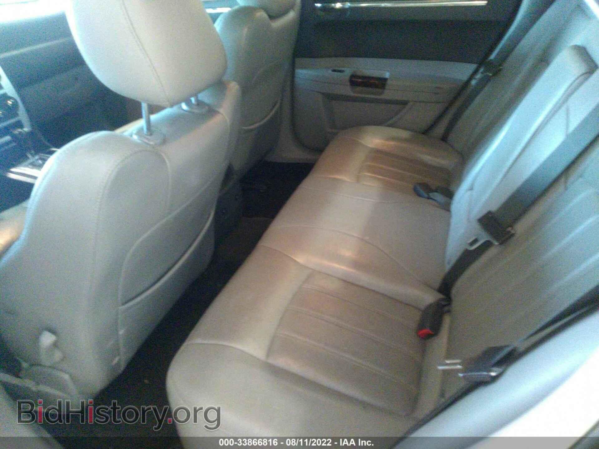 2007 CHRYSLER 300 - VIN: 2C3KK63H47H687968 - Фото 8