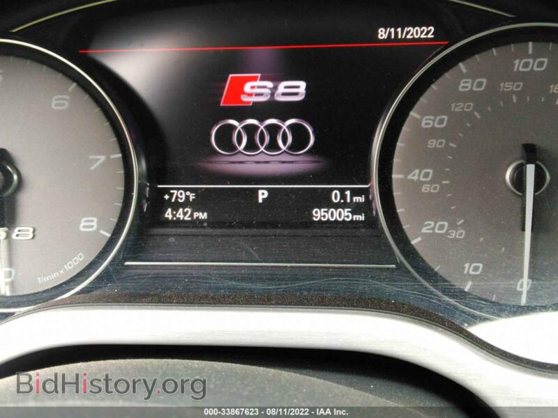 2014 Audi S8 (VIN WAUD2AFD9EN005748) — photo 7 of 11