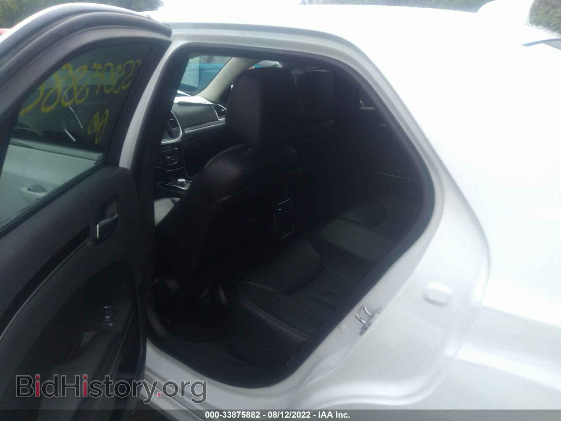 2015 CHRYSLER 300 - VIN: 2C3CCARG2FH746890 - Фото 8