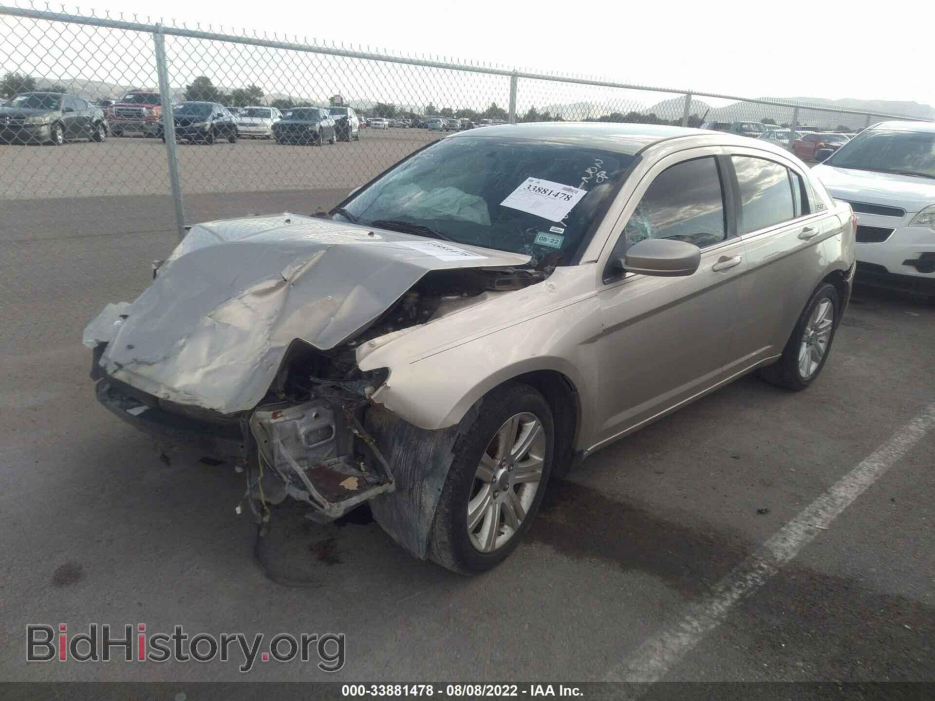 2013 CHRYSLER 200 - VIN: 1C3CCBBB7DN734954 - Photo 2