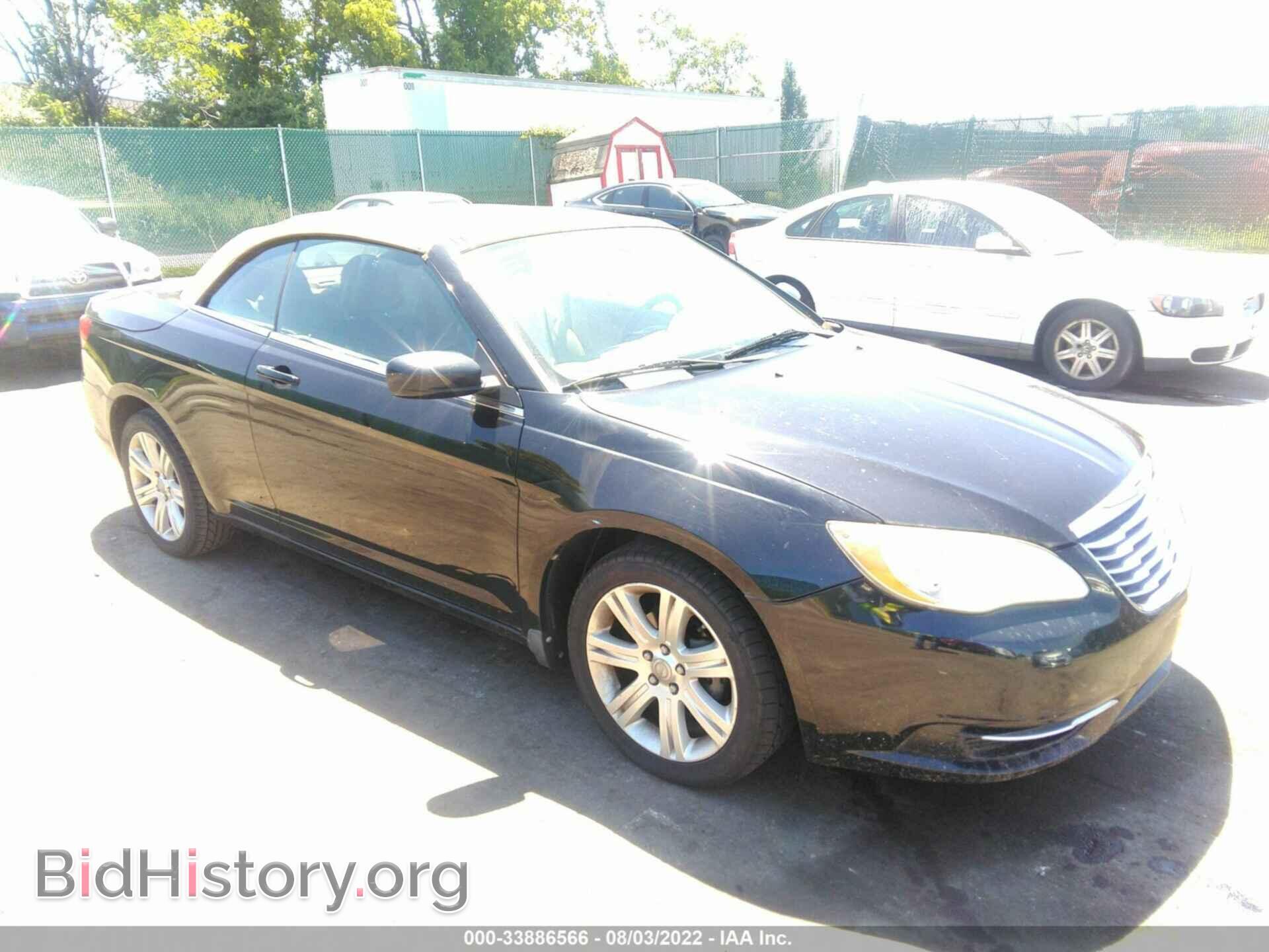 Photo 1C3BC2EB1BN570928 - CHRYSLER 200 2011