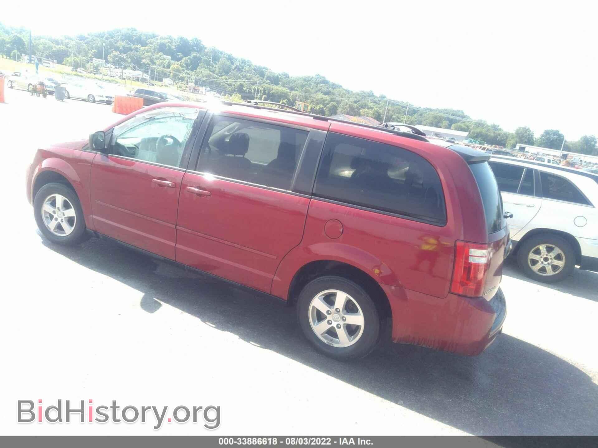 2010 DODGE GRAND CARAVAN - VIN: 2D4RN3D10AR354575 - Фото 3