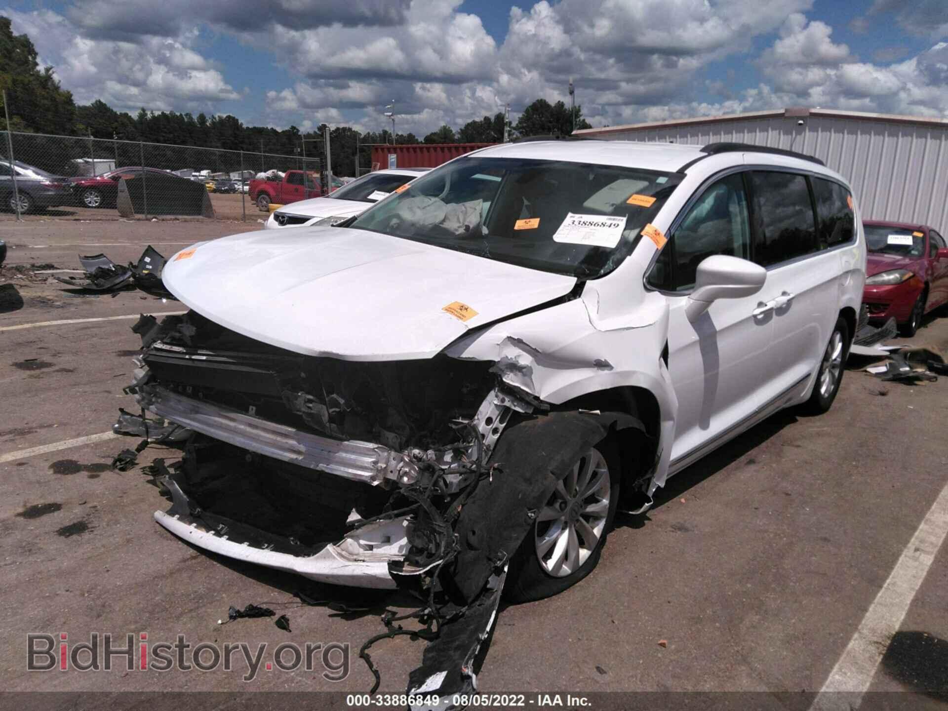 2017 CHRYSLER PACIFICA - VIN: 2C4RC1BGXHR565548 - Photo 2