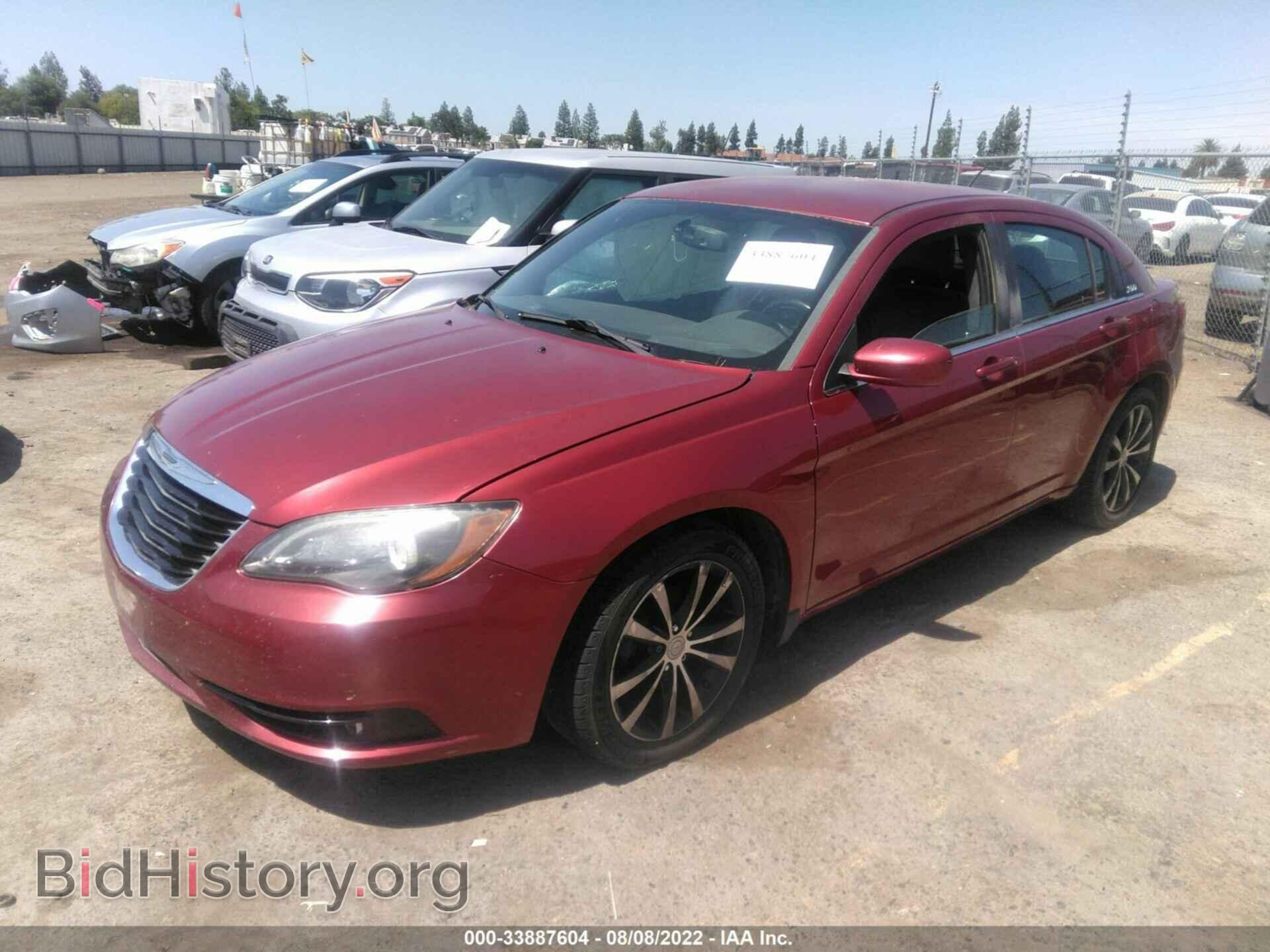 2013 CHRYSLER 200 - VIN: 1C3CCBCG9DN602532 - Фото 2