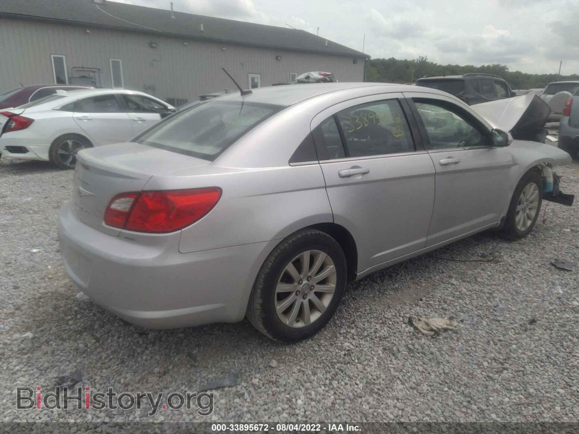 2010 CHRYSLER SEBRING - VIN: 1C3CC5FB4AN111699 - Фото 4