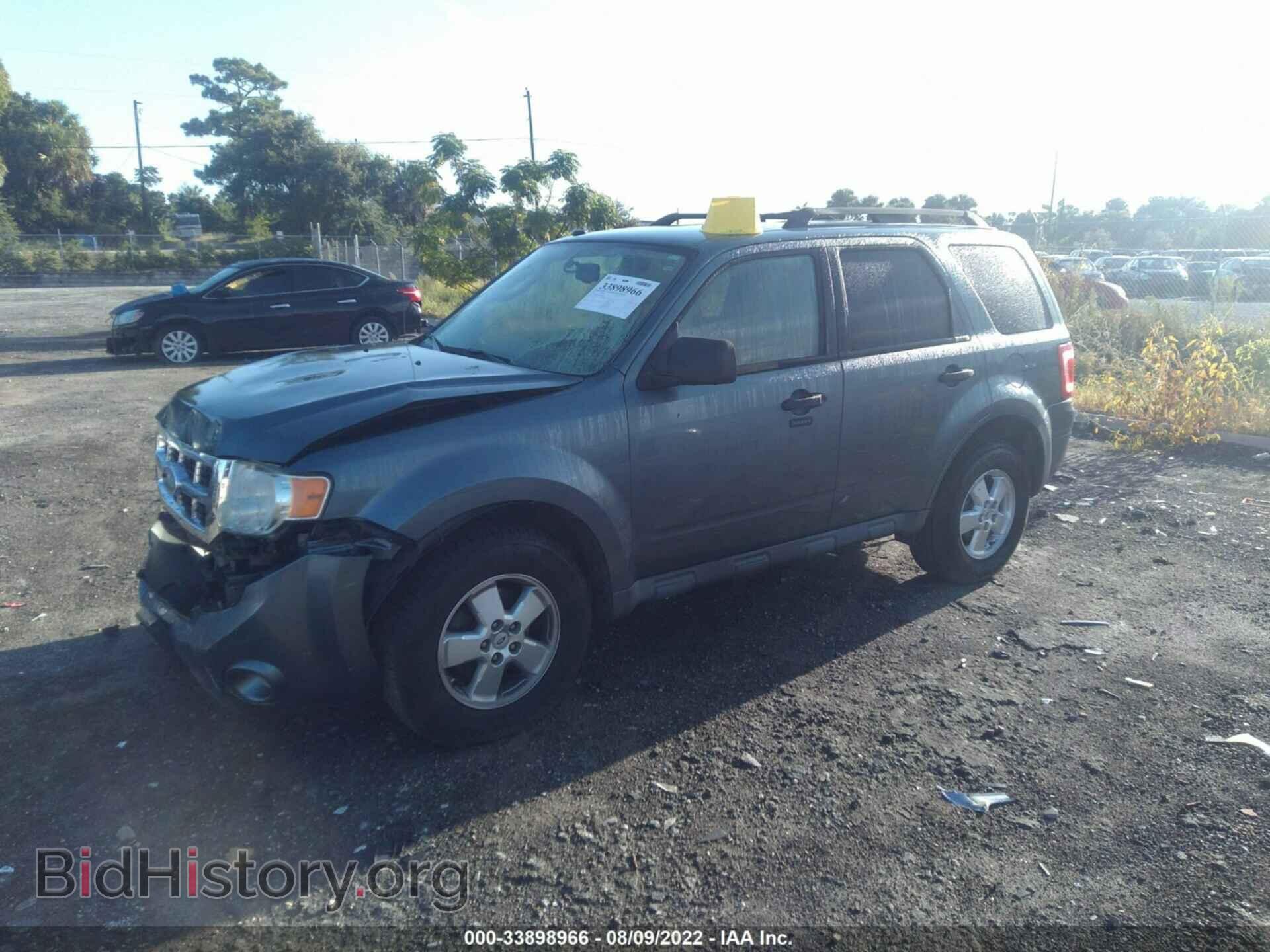 2010 FORD ESCAPE - VIN: 1FMCU0D71AKC49322 - Фото 2