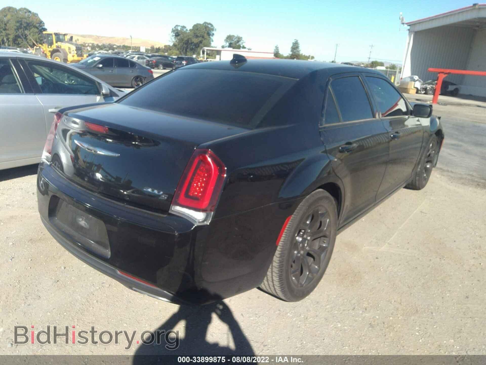 2019 CHRYSLER 300 - VIN: 2C3CCABG9KH516509 - Фото 4